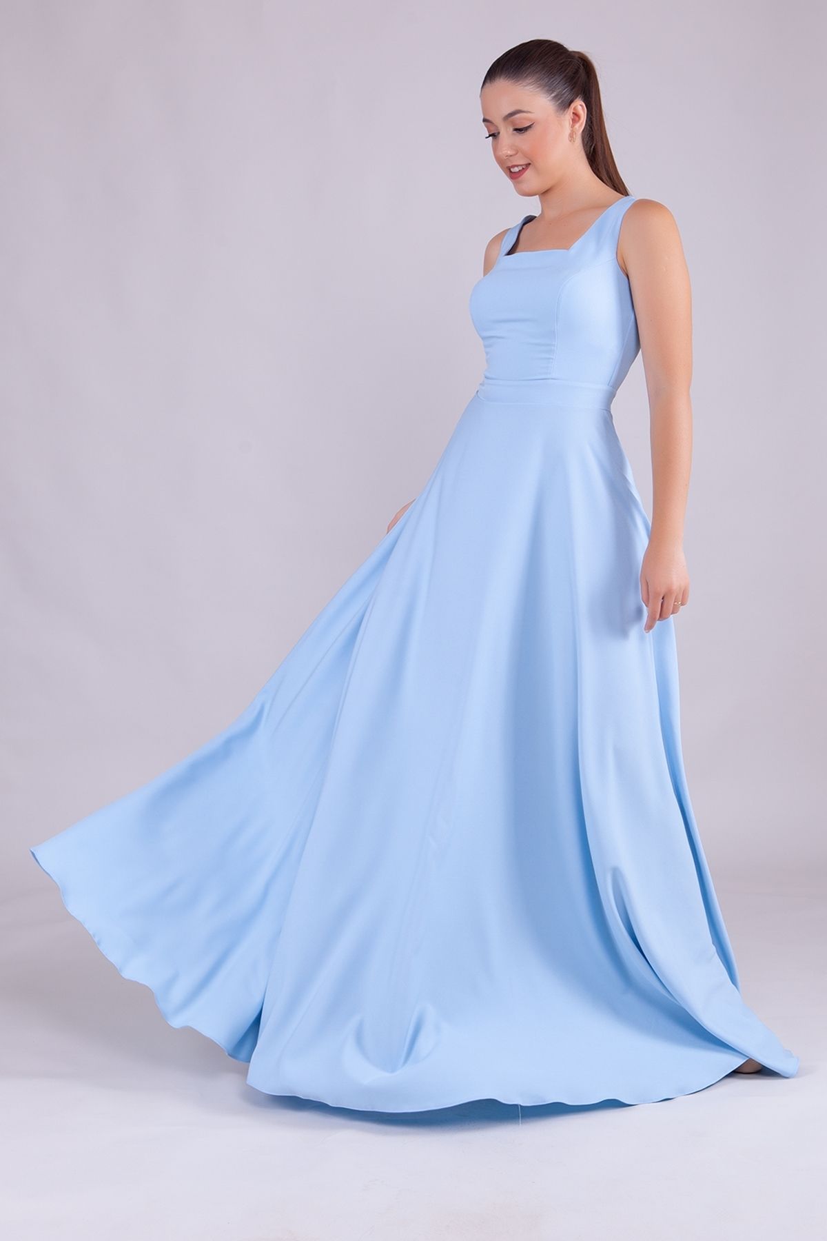lovebox-Dámské šaty Atlas Fabric čtvercový límec s tlustým popruhem navržený Maxi Délka Baby Blue Šaty 413 4
