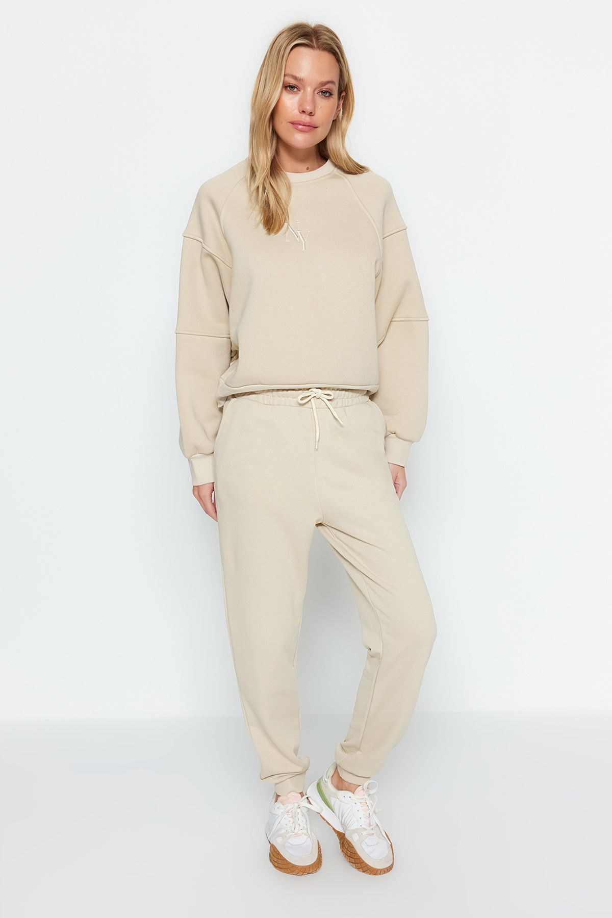 Trendyol Collection Sweatpants Ecru Loose jogger Trendyol