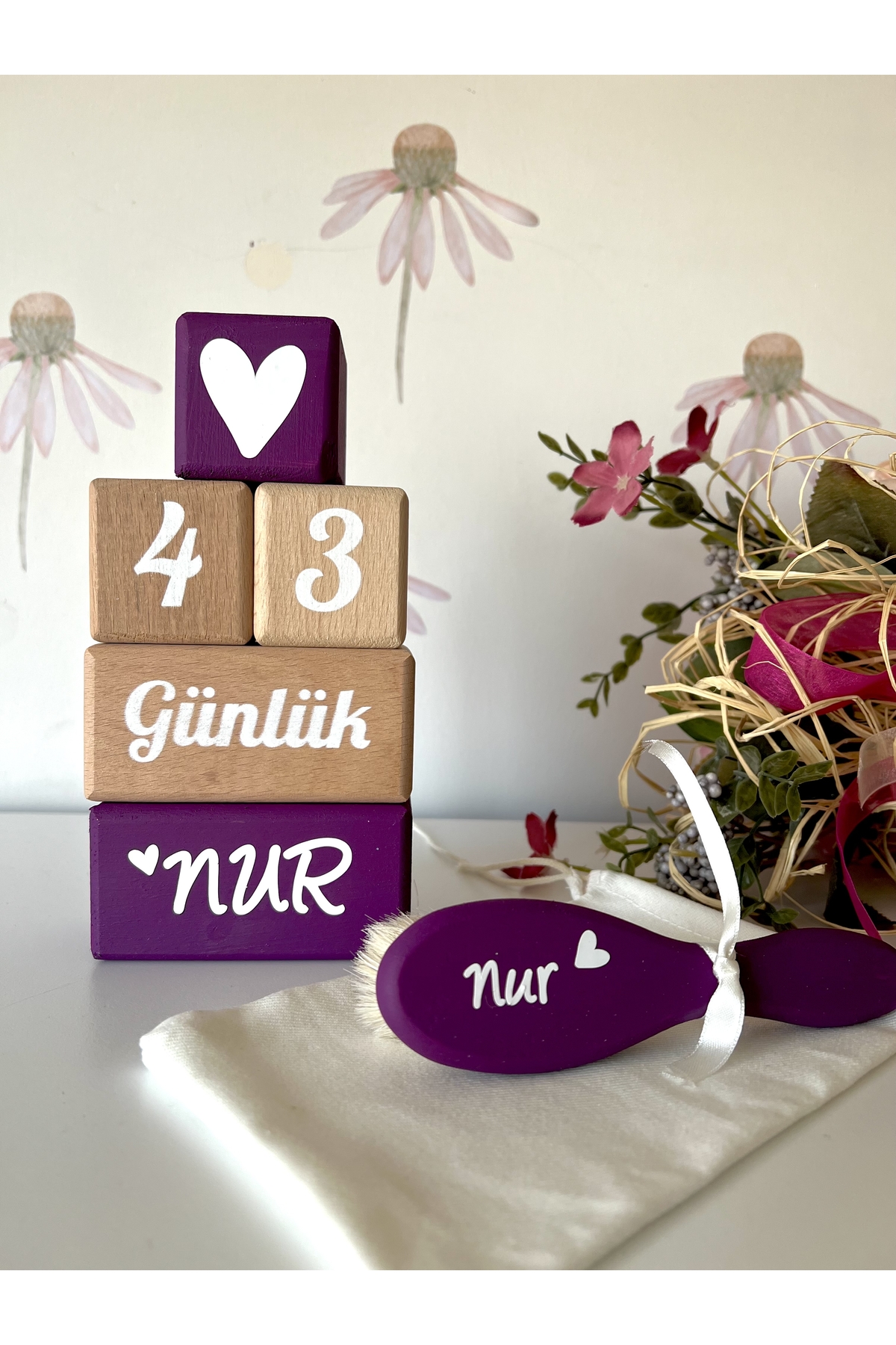 Renkli anne bebek anı küpü lila beyaz yazılı set bebek saç tarağı isimli set