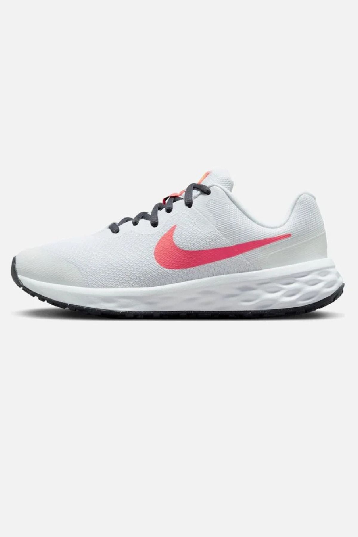Nike new arrivals revolution 22