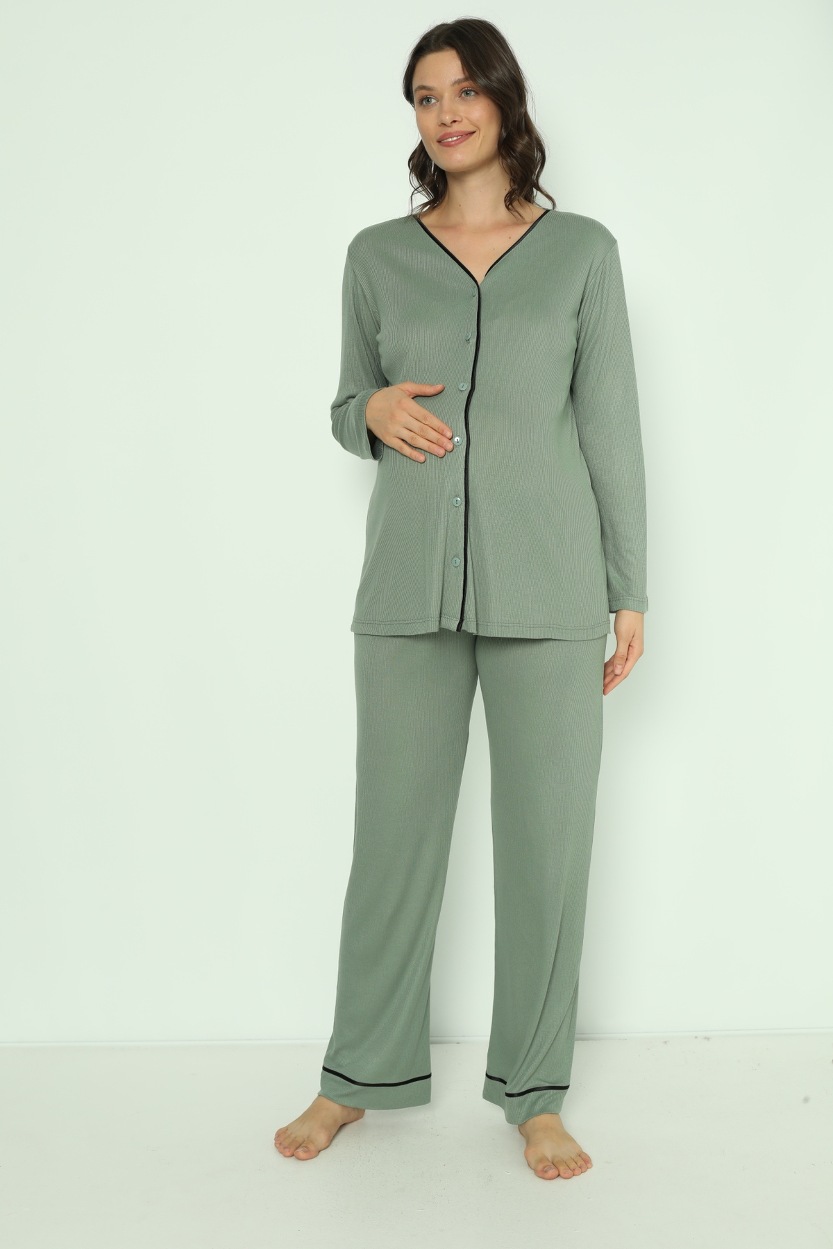Miss Dünya Lissa Yeşil Önden Düğmeli Uzun Sabahlıklı Hamile ve Lohusa Pijama Takımı fotoğrafı 5 (önizleme)