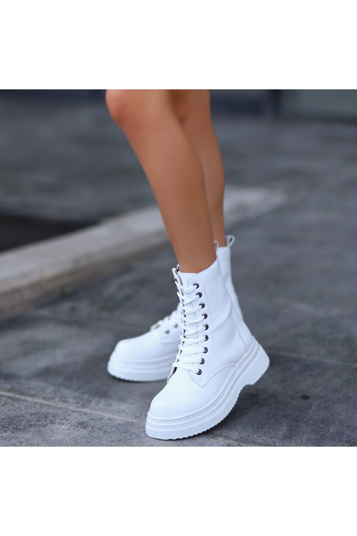 Roxan Beyaz Cilt Bağcıklı Bot