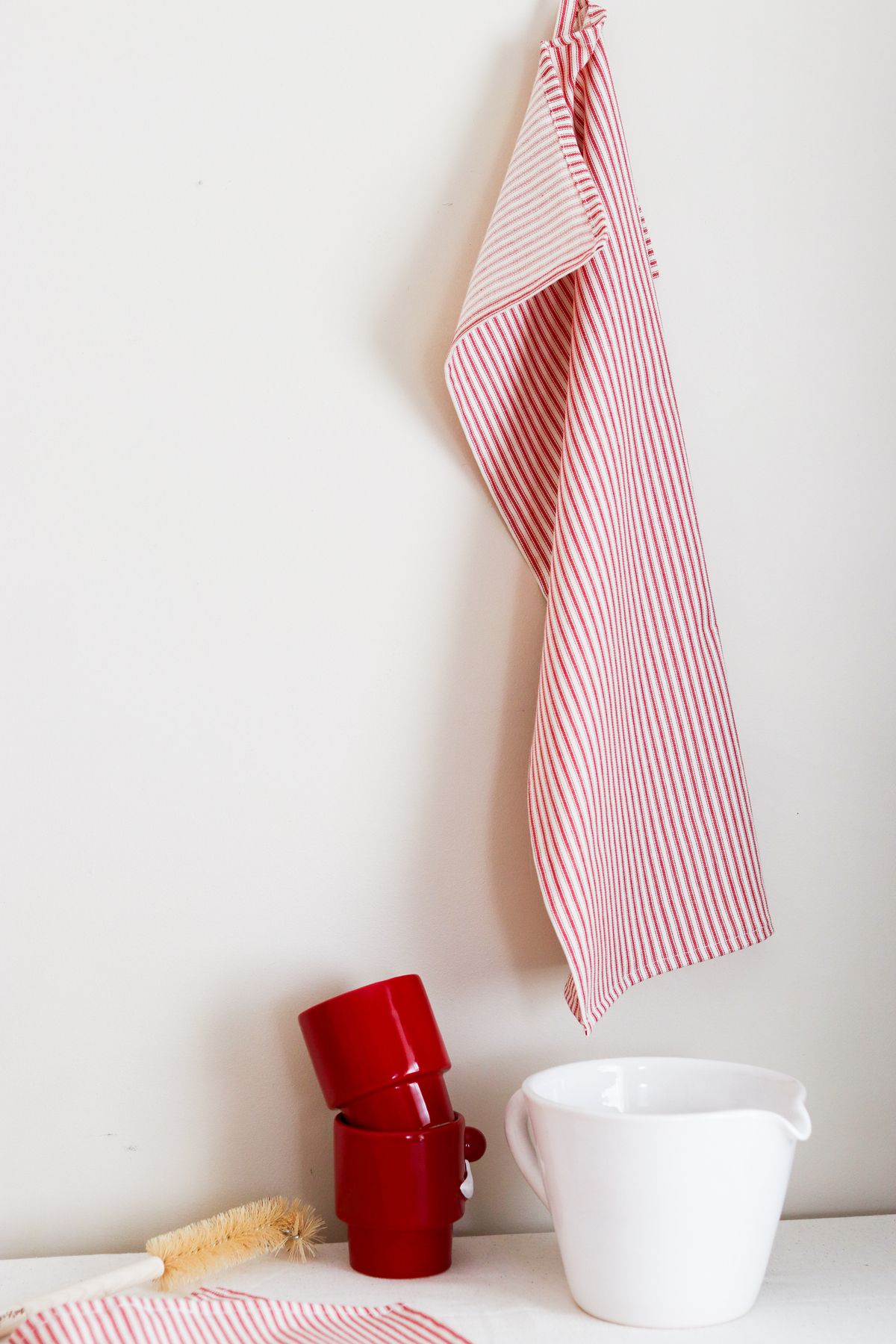 Red and white sales striped hand towels
