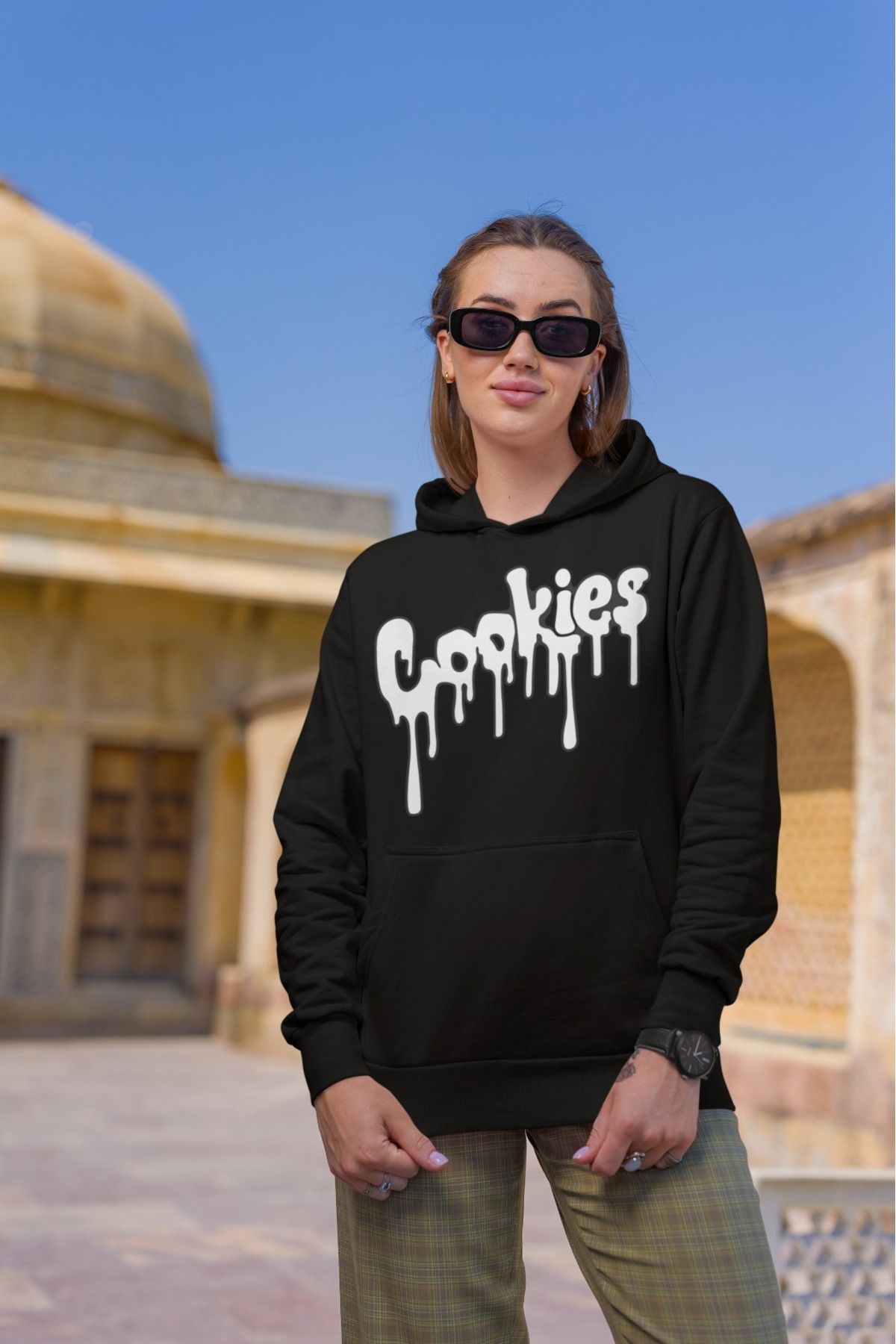 Thin shop black sweatshirt