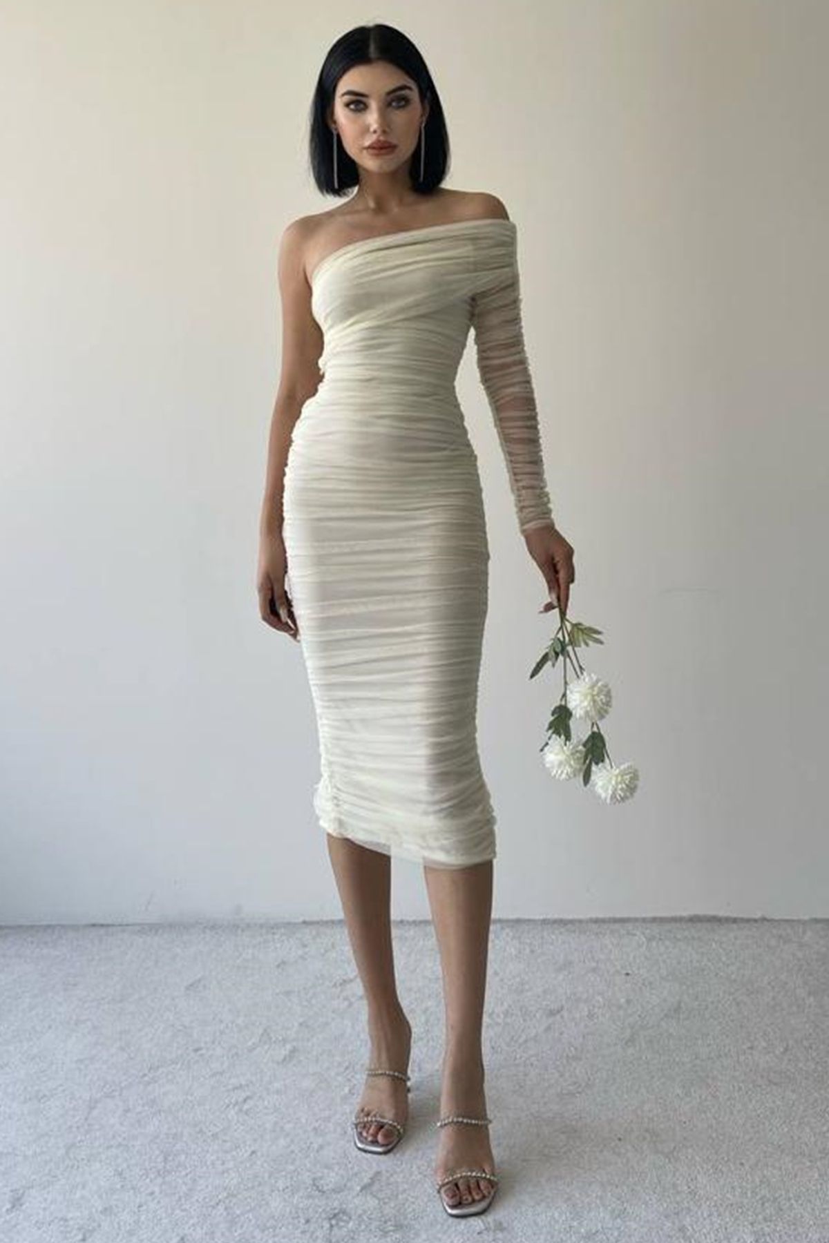 vuvutasarım-Weißes Abendkleid 109 mit gefüttertem Tüllstoff, Einzelärmel-Detail, schmale Passform, schmaler Schnitt, Midi-Länge 6