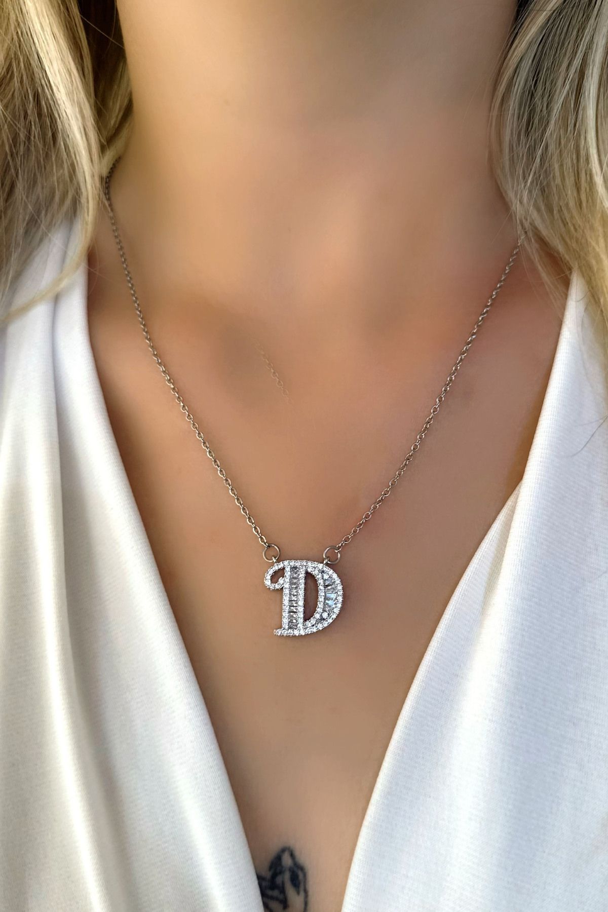 Letter d pendant necklace hotsell