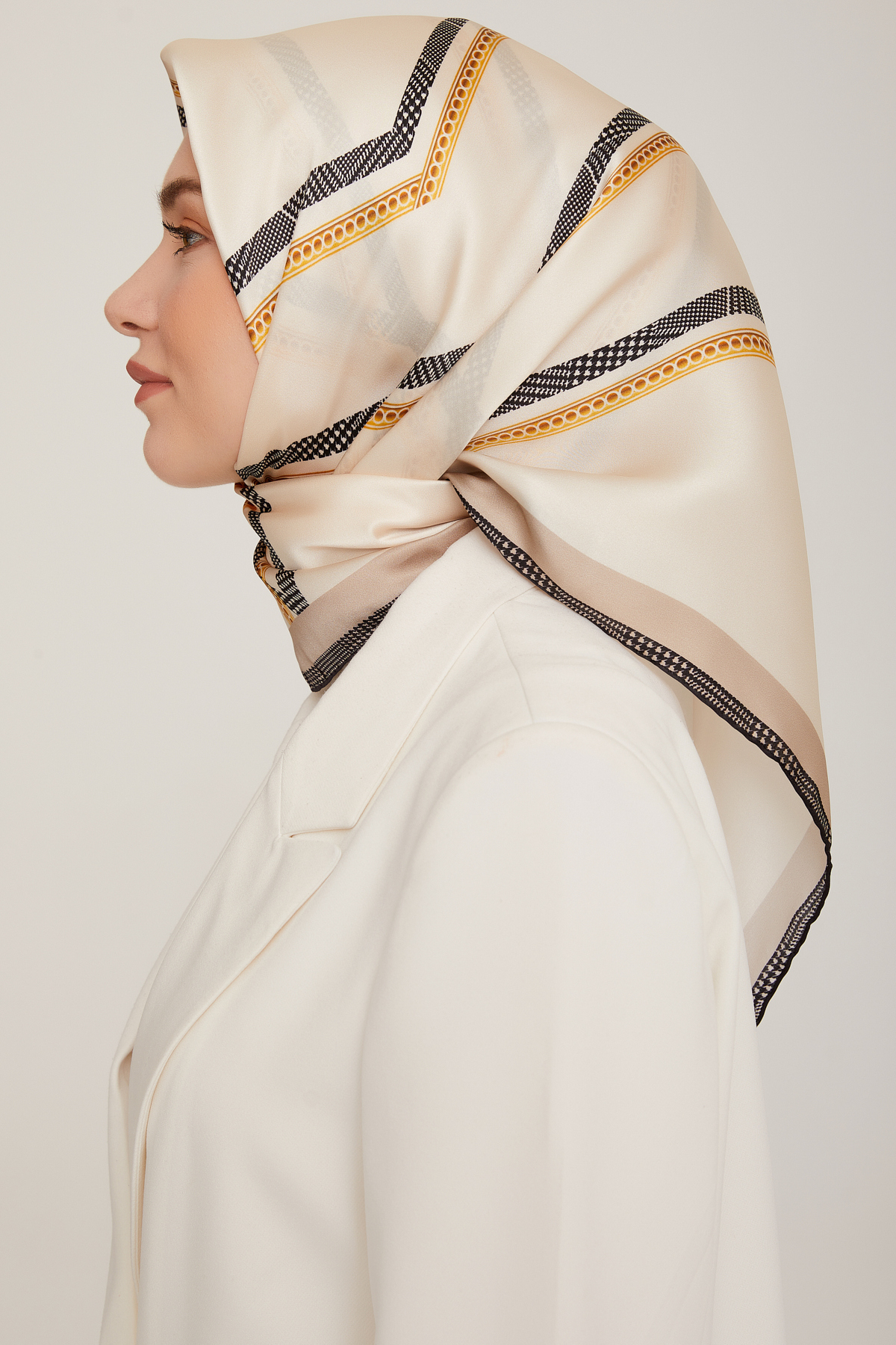 روسری زنانه آرمینه | E22KA8833D03 Armine - Image 3