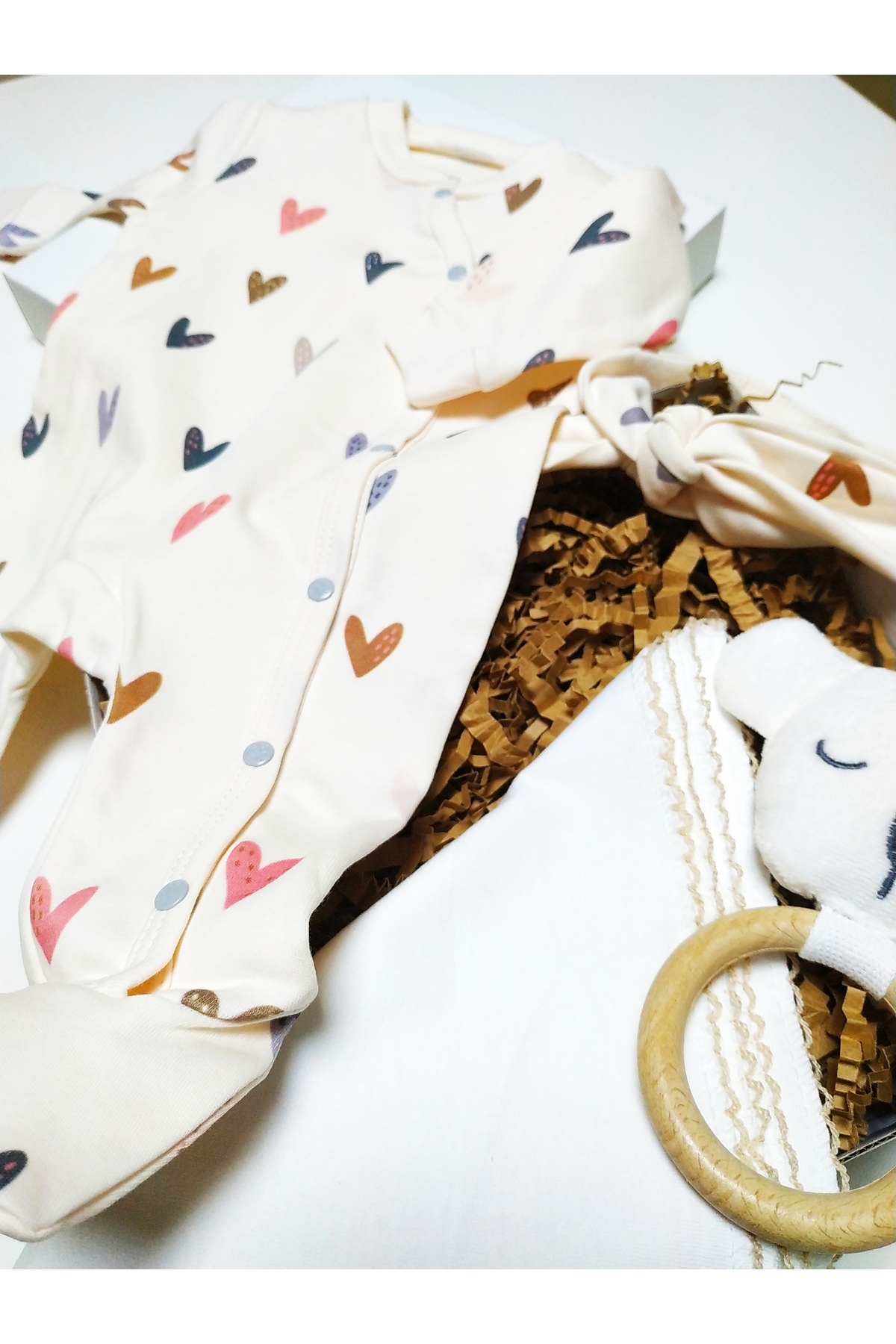 nc gift Bebek Hediye Seti Önden Çıtçıtlı Patikli Tulum + Mendil + Çıngırak Dişlik Set fotoğrafı 3 (önizleme)