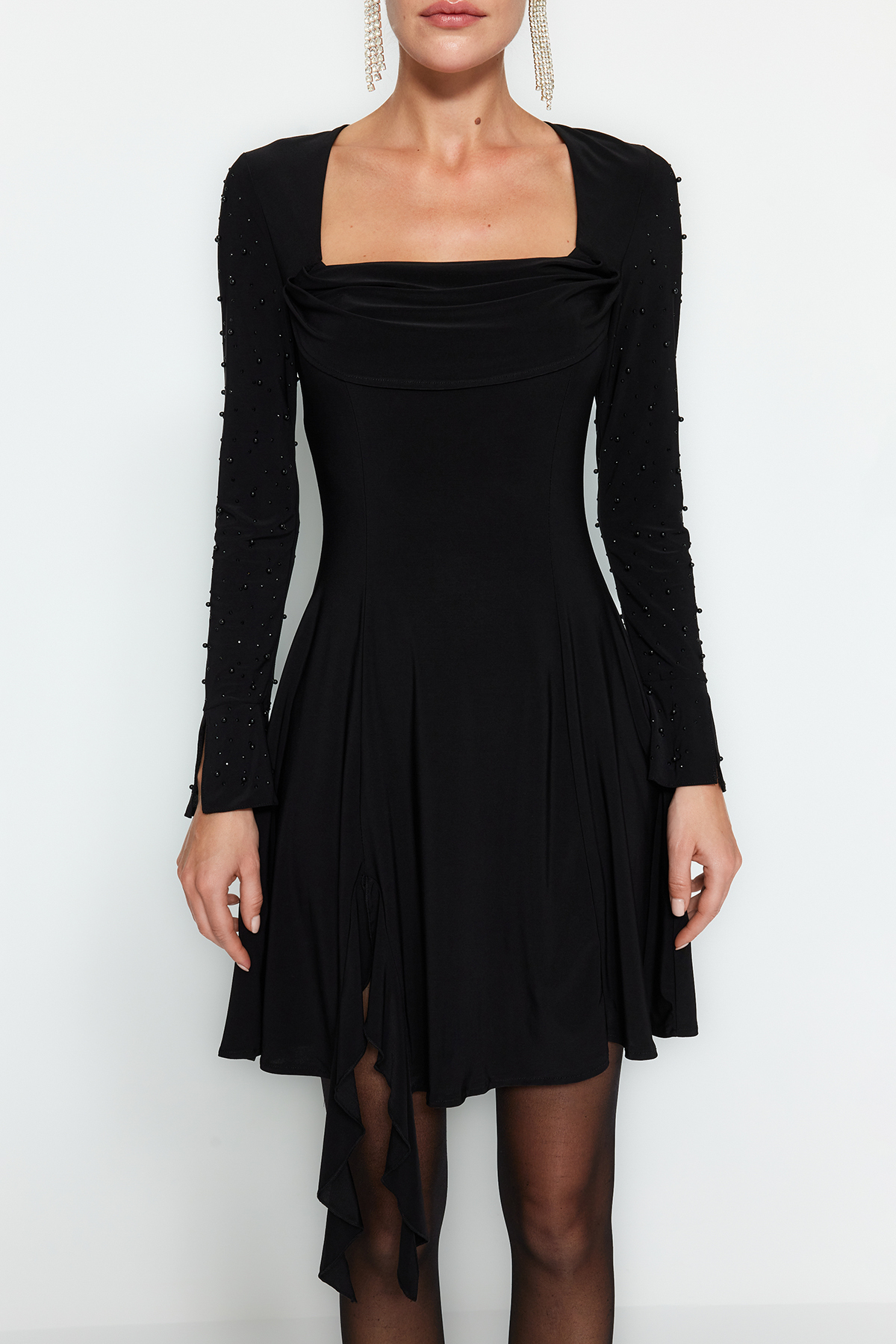 Trendyolmilla  Siyah İnci Aksesuarlı Örme Kısa Şık Abiye Gece Mezuniyet Elbisesi TPRAW24EL00259 - Görsel 4