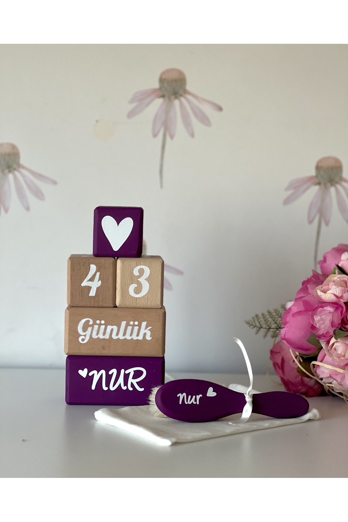 Renkli anne bebek anı küpü lila beyaz yazılı set bebek saç tarağı isimli set