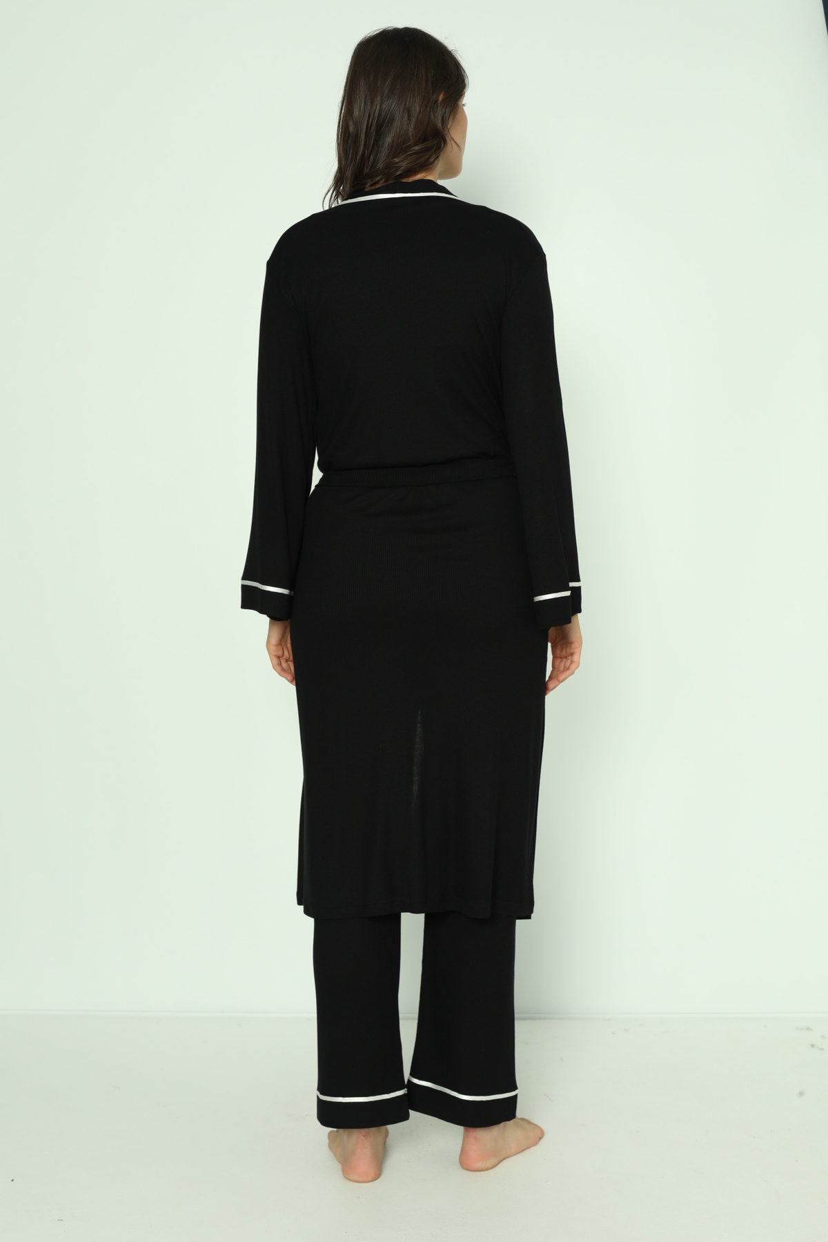 Miss Dünya Lissa Siyah Önden Düğmeli Uzun Sabahlıklı Hamile ve Lohusa Pijama Takımı fotoğrafı 2 (önizleme)