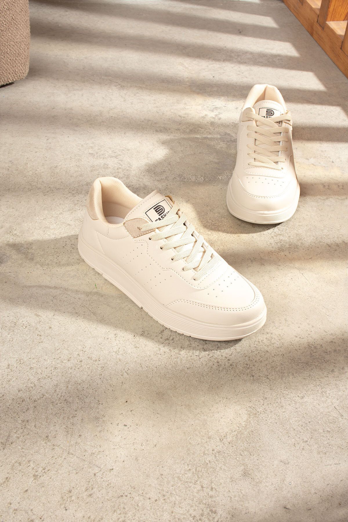 ICELAKE Galeria Unisex Daily Light Flat Filling Sole Basic Sneaker
