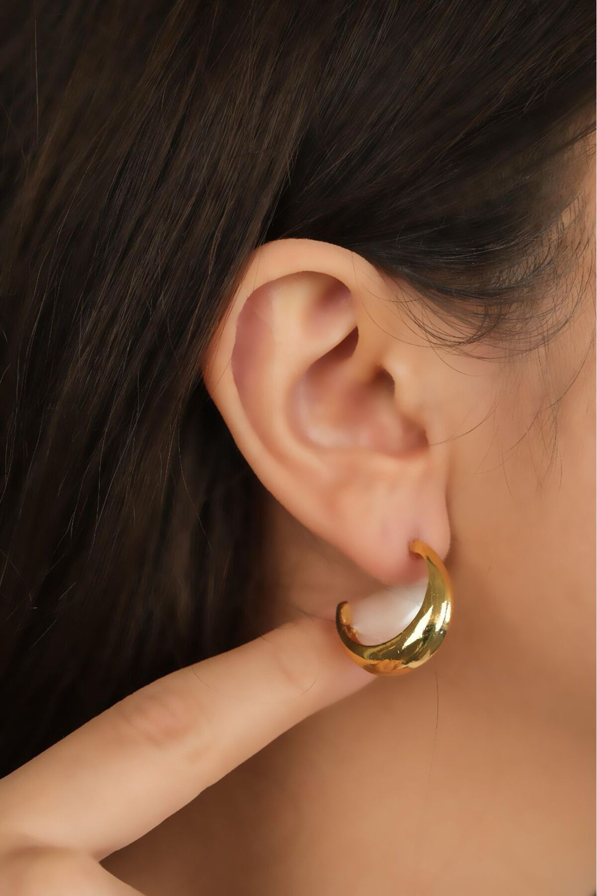 Thick gold hotsell ring womens