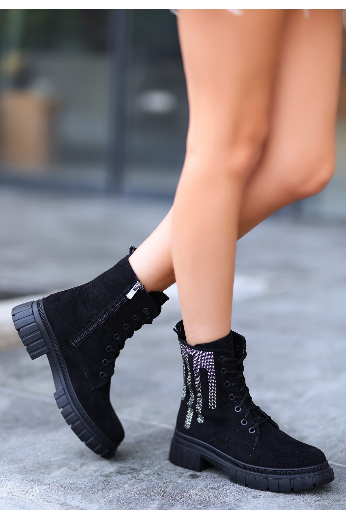 Siyah Süet Bağcıklı Bot