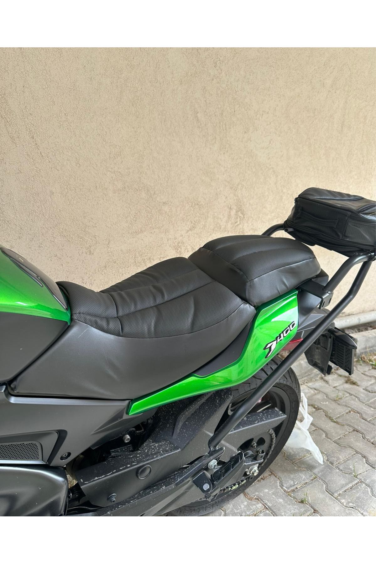 Dominar 400 shop seat cover