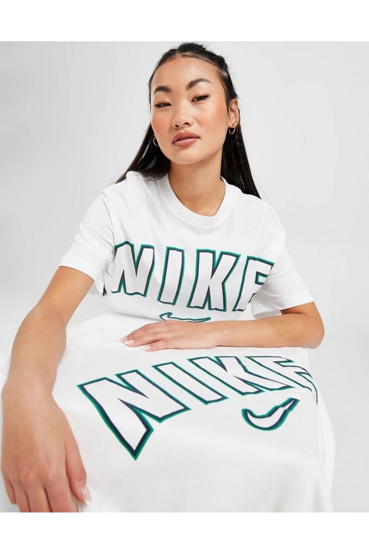 Nike Sportswear Printed Boyfriend Short-Sleeve Women's T-Shirt NDD