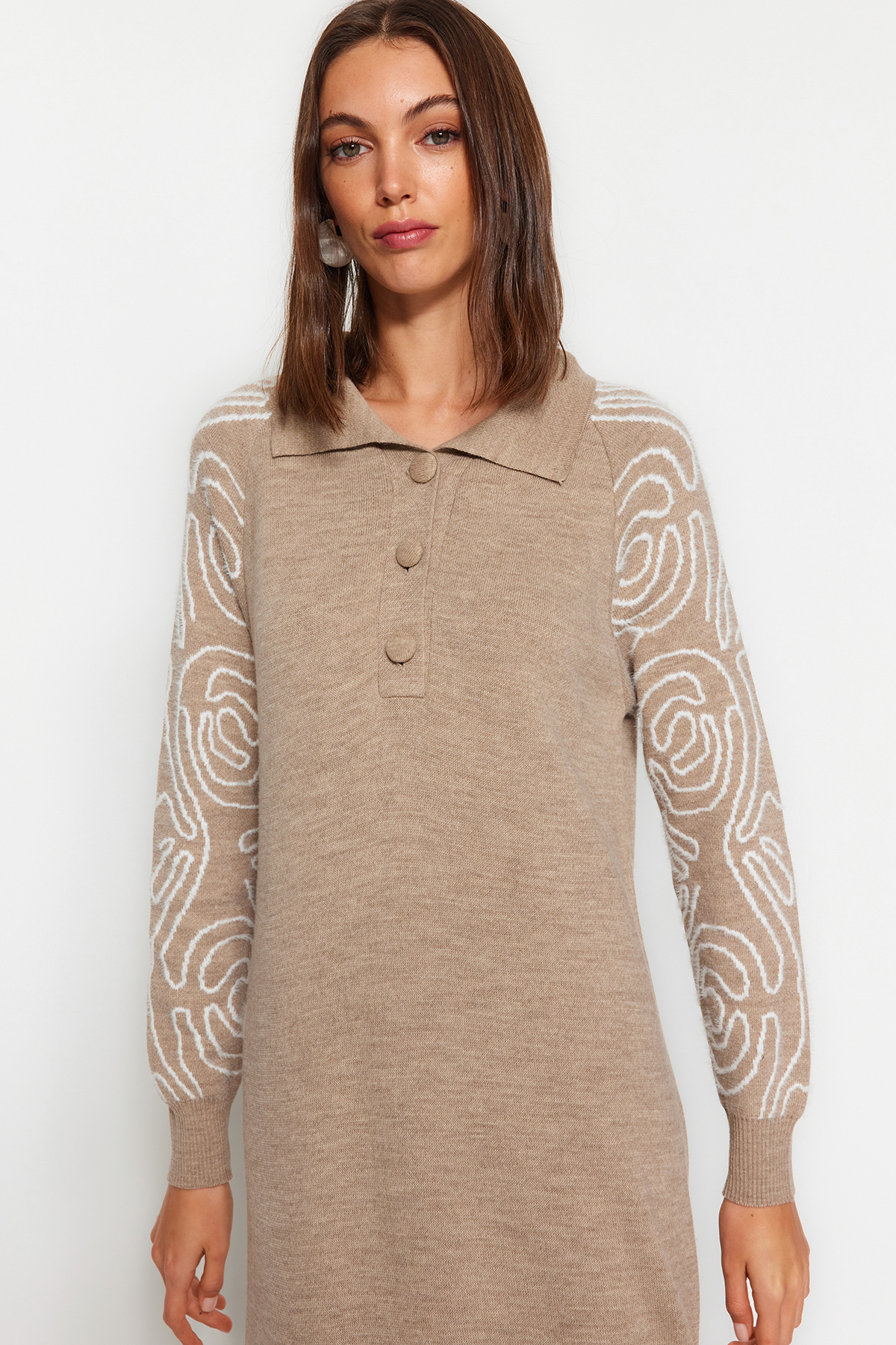 Trendyol Modest Sukienka z dzianiny z kołnierzykiem polo z norek i rękawami TCTAW24EB00129