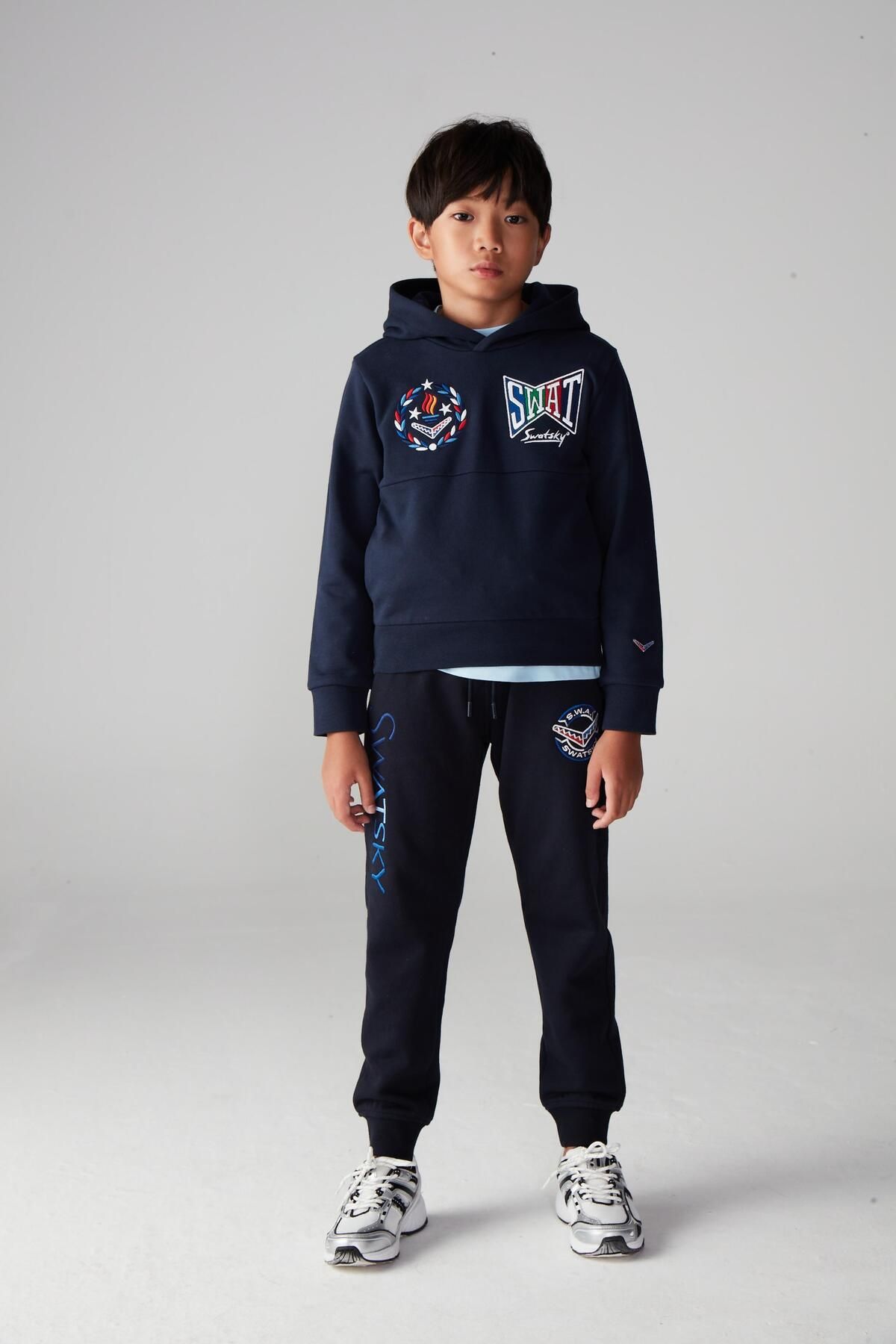 Boys navy sweatpants top