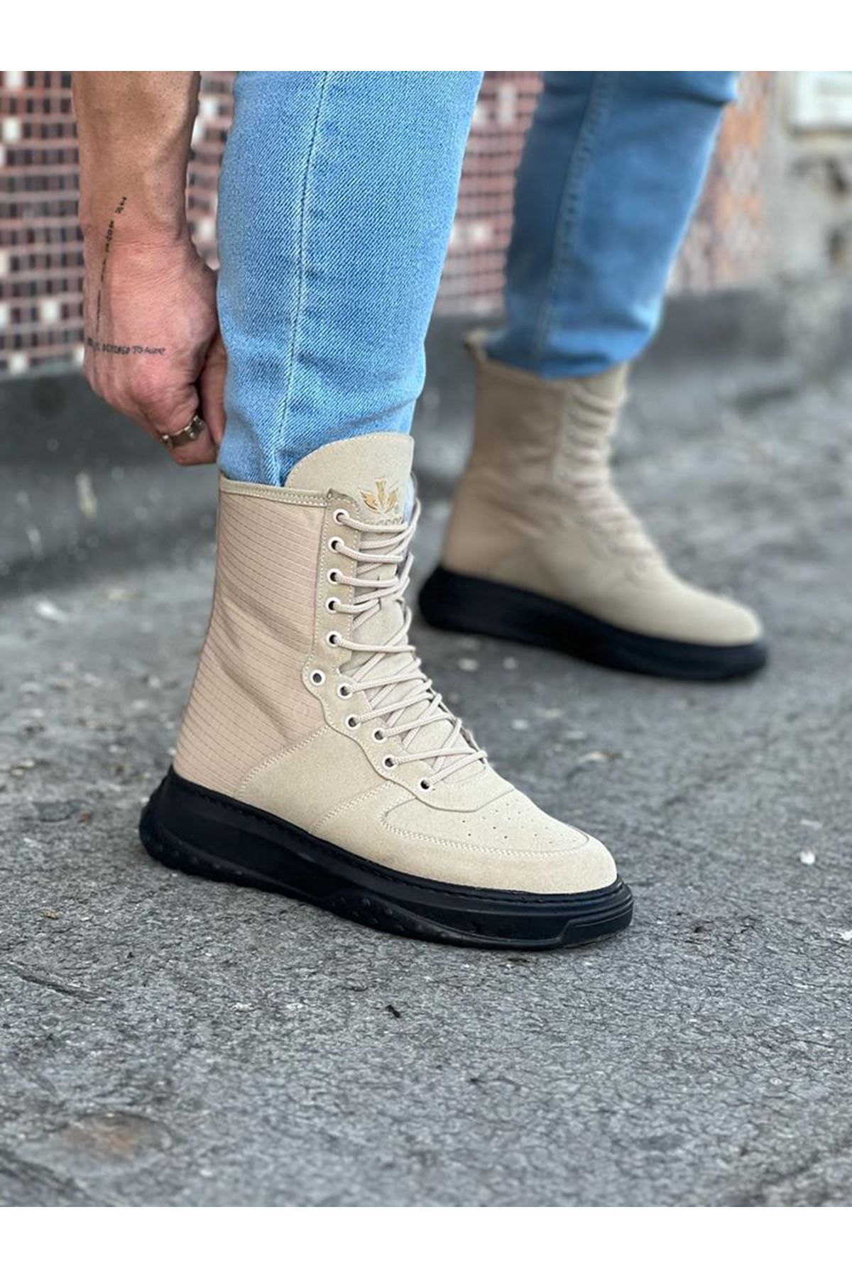 Yeezy sales boots beige