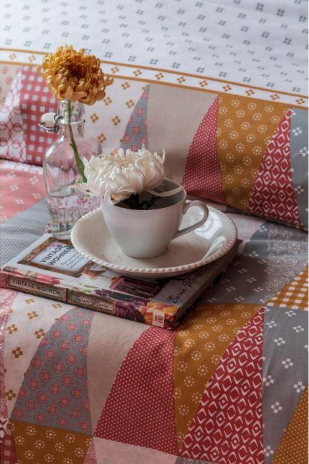 Apricitas HOME-, Mariel Double Duvet Cover Set Red White, Triangle Pattern 4