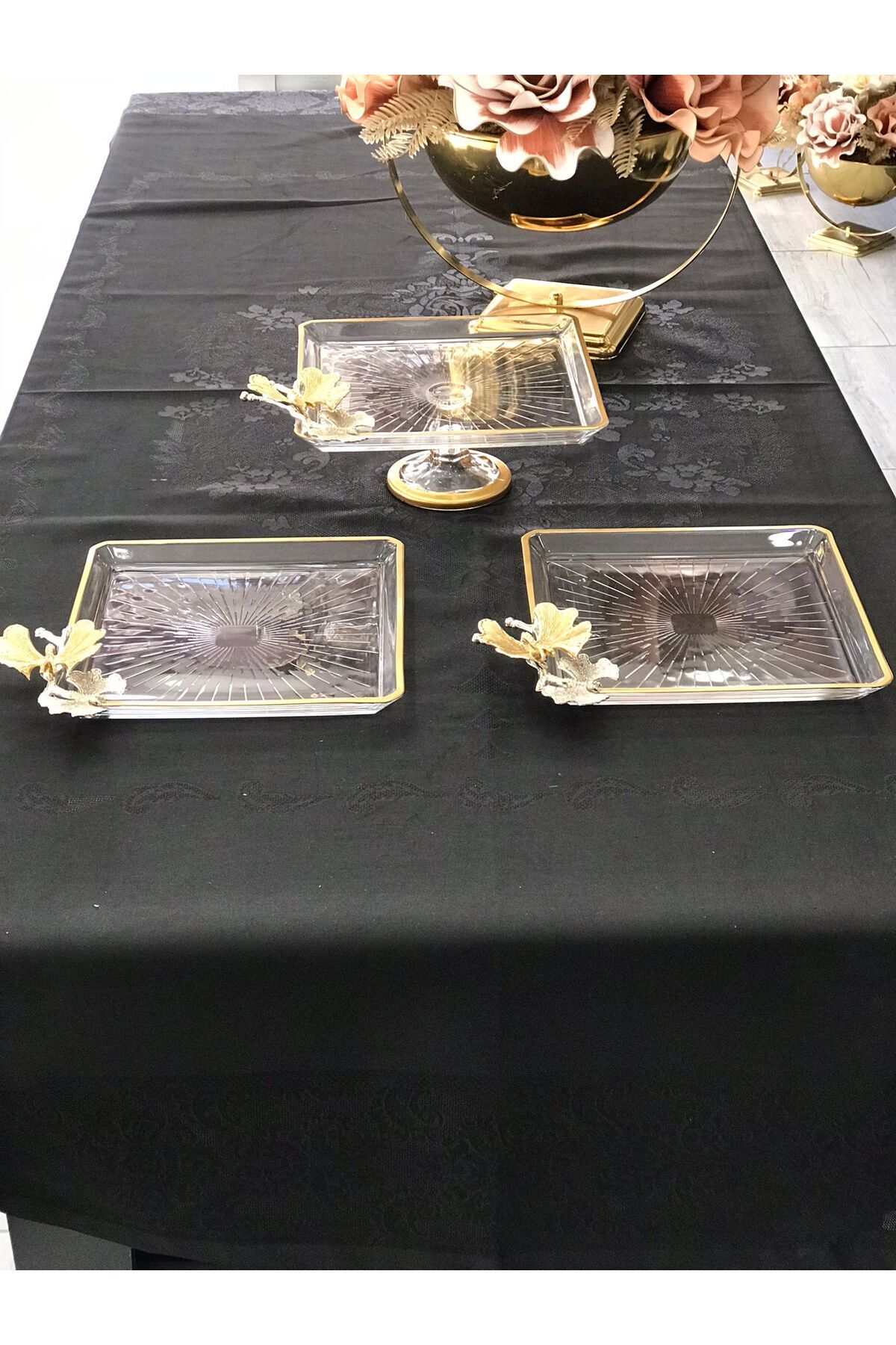 Santara-AVANGARDE GOLD GORGEOUS PRESENTATION SET WITH DOUBLE BUTTERFLY 3 PIECES 1