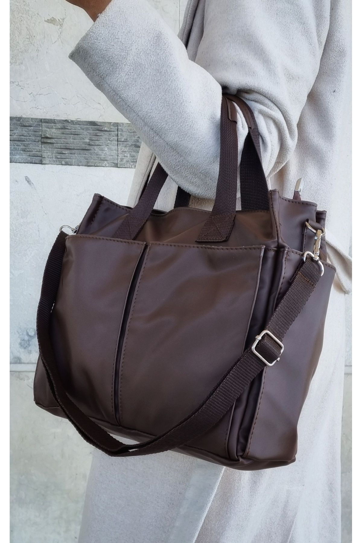 GP GUES POLO WOMEN S MULTIPLE COMPARTMENTS LARGE VOLUME HAND AND