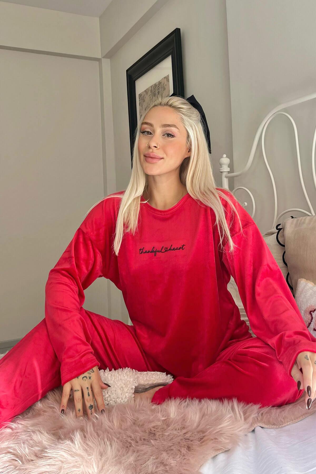 Pijamaevi Set de pijamale pentru femei, exclusiv din catifea, cu model roșu