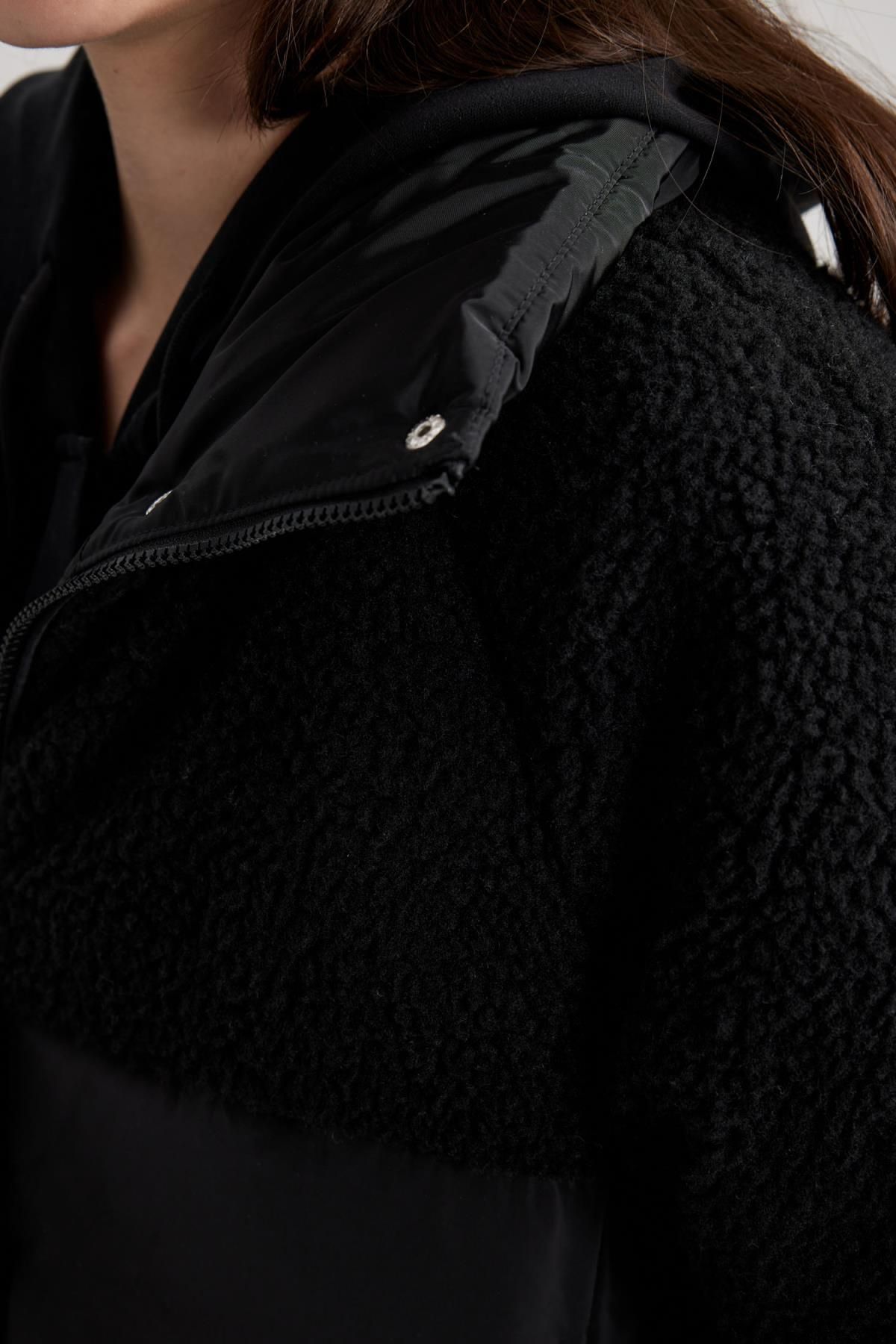 DeFacto-Übergroßer Pufferjacke mit Kunstfell-Detail – A1322ax23cw 5