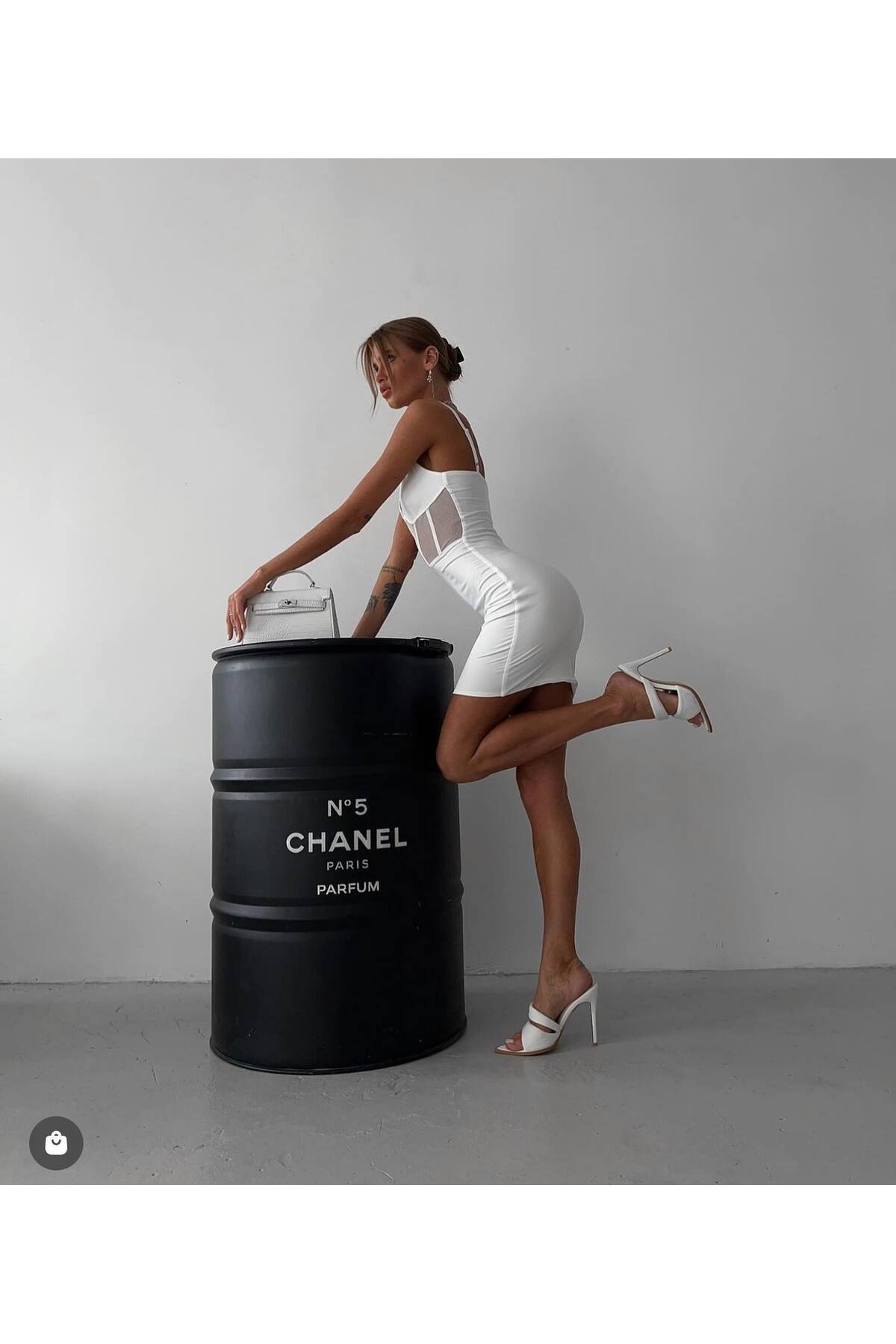 chanel logolu sweatshirt