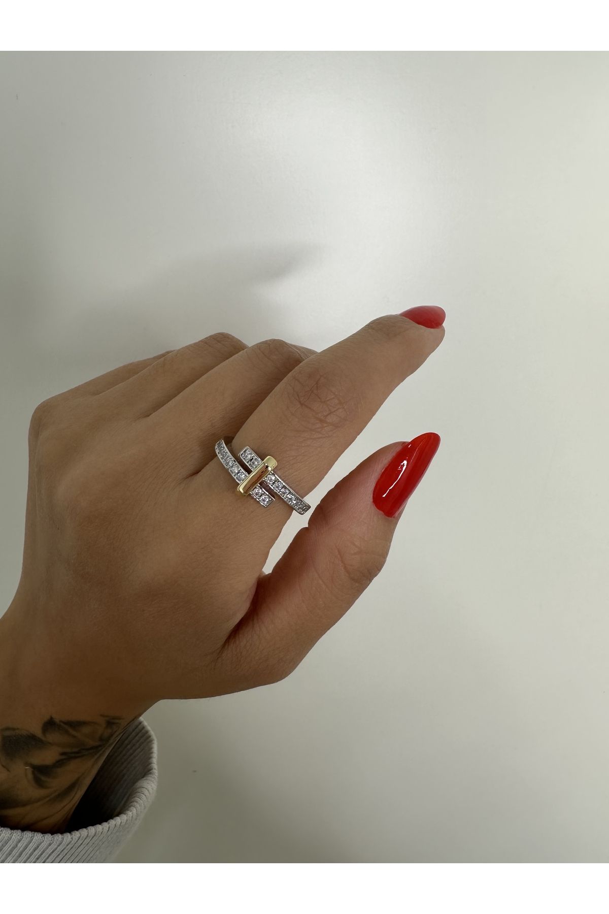 Ajur Tak Openwork Tiffany Sliver Stone Women s Ring