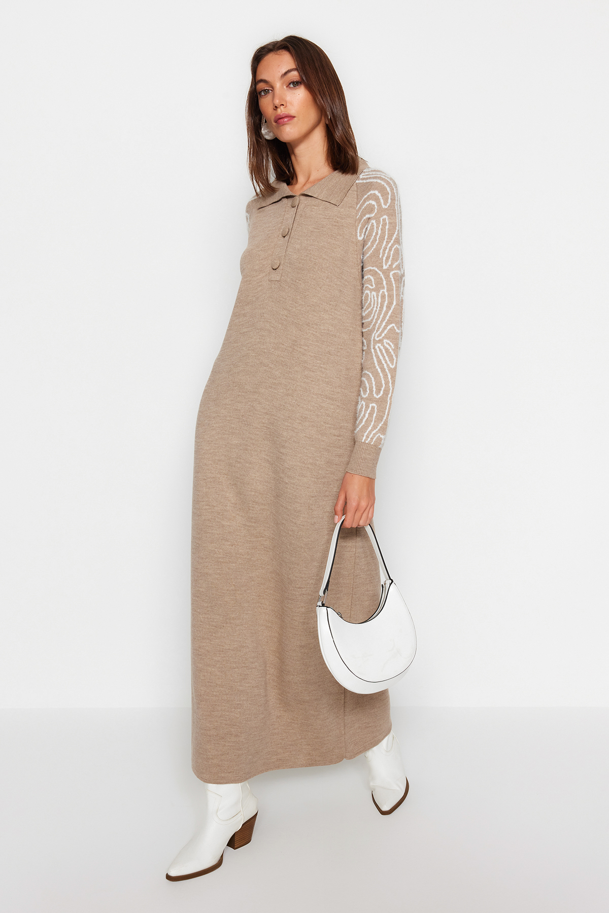 Trendyol Modest Sukienka z dzianiny z kołnierzykiem polo z norek i rękawami TCTAW24EB00129