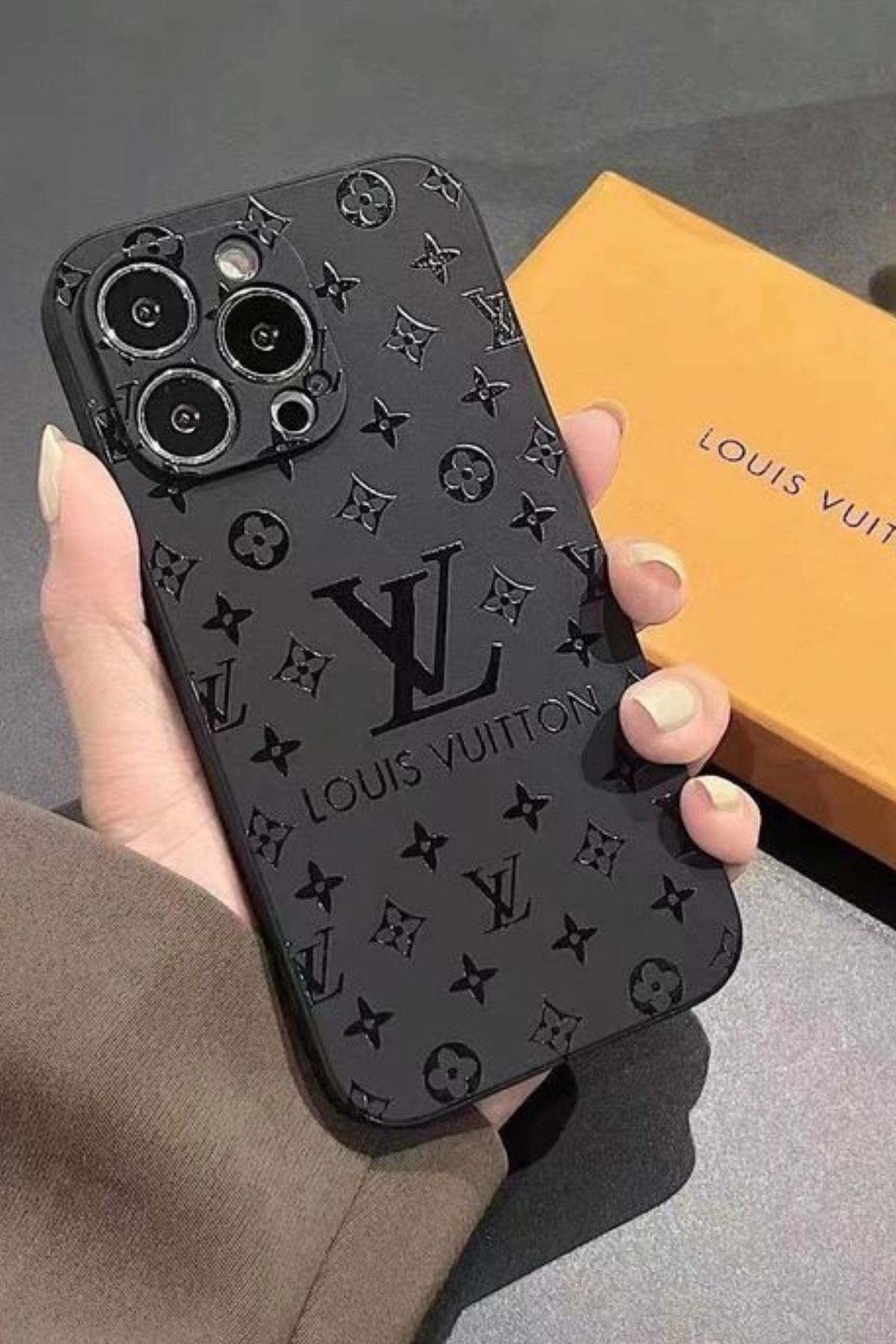 venetta aksesuar Iphone 13 Uyumlu Louis Vuitton sert plastik kılıf