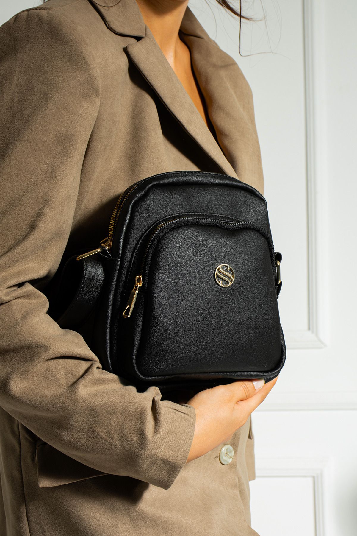 Mimco fantasy outlet cross body bag