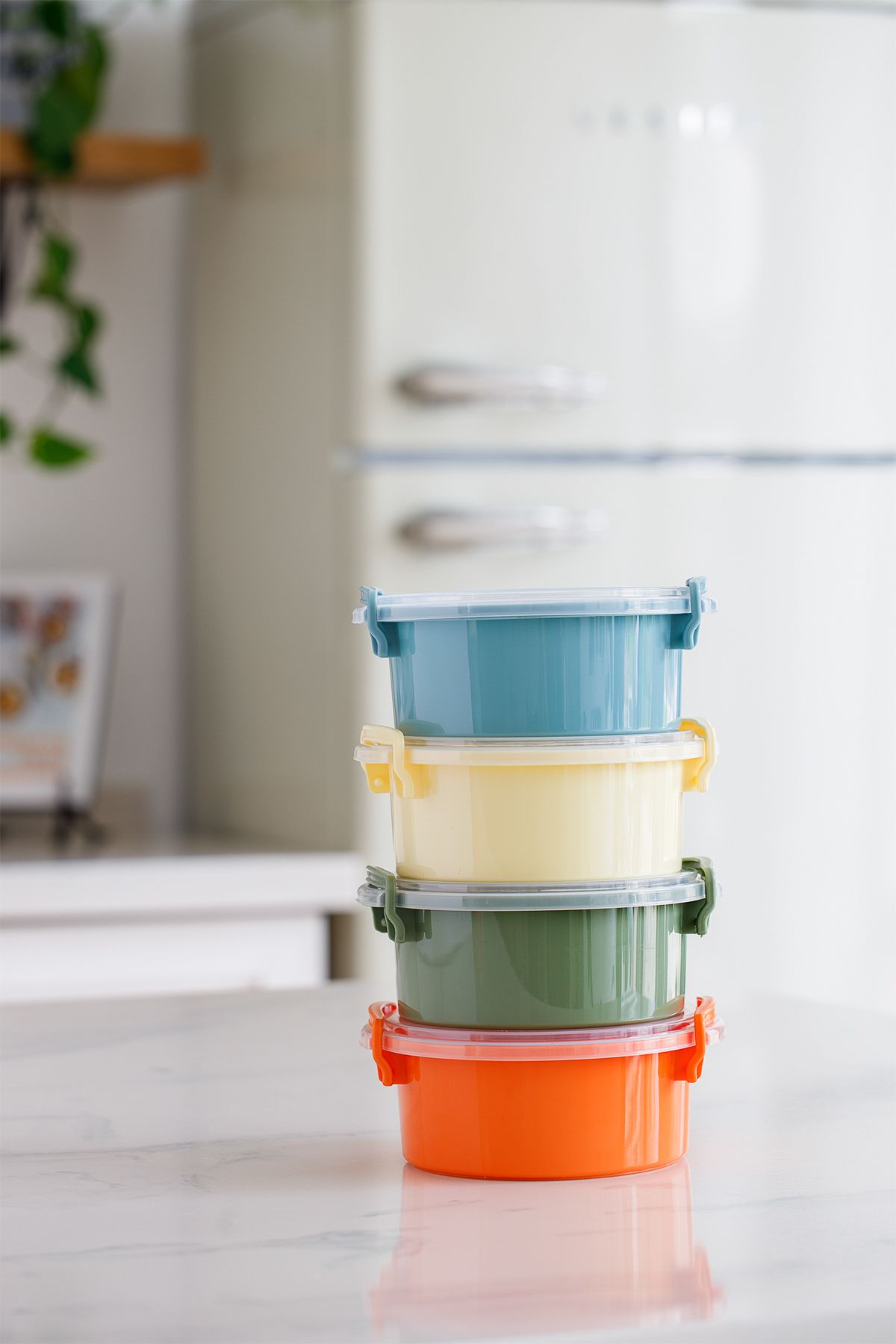 simplicity-4-Piece Tidy Pastel Storage Container Round Mini Suitable for Deepfreeze and Microwave Use 4