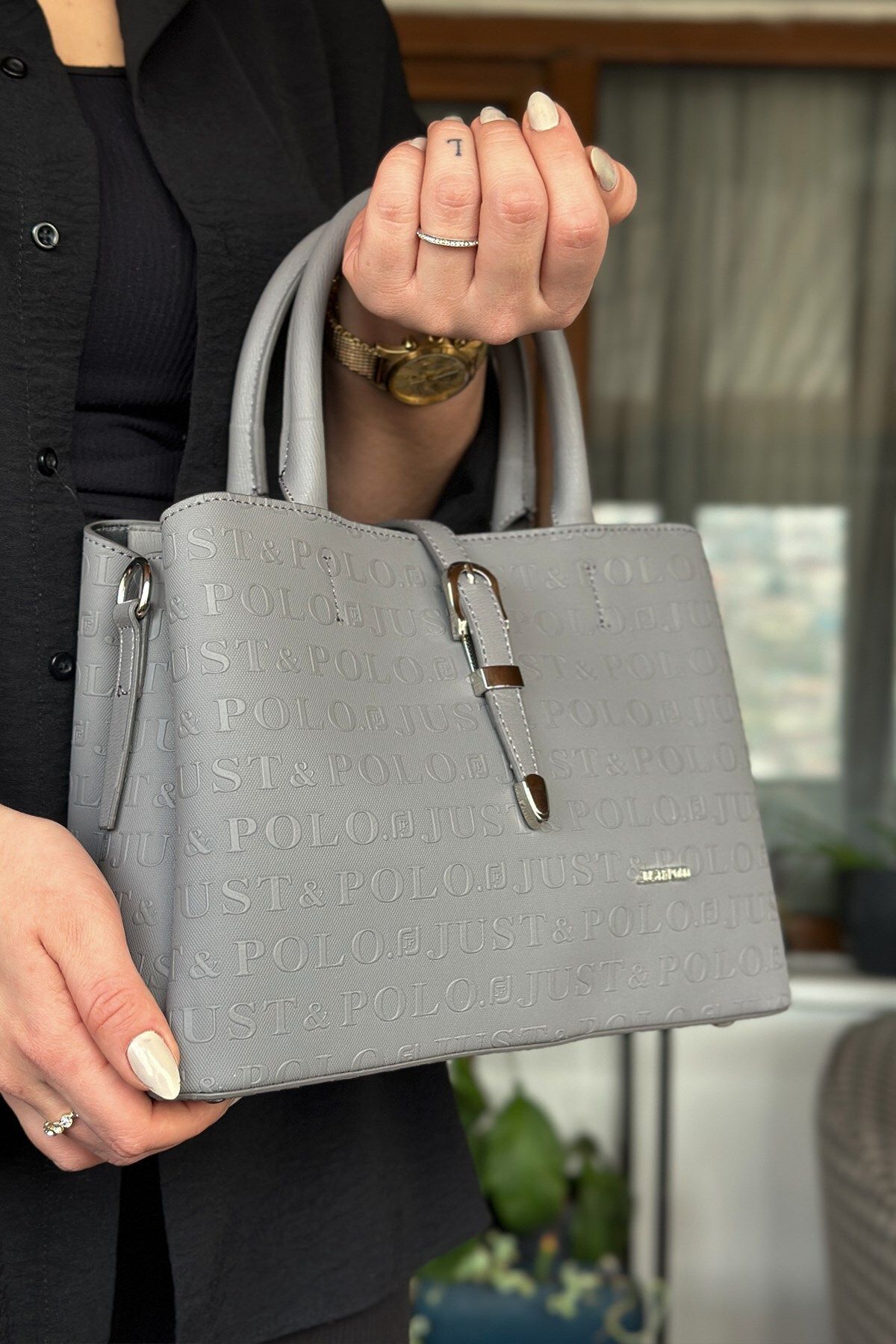 Guess bag hot sale with thick strap