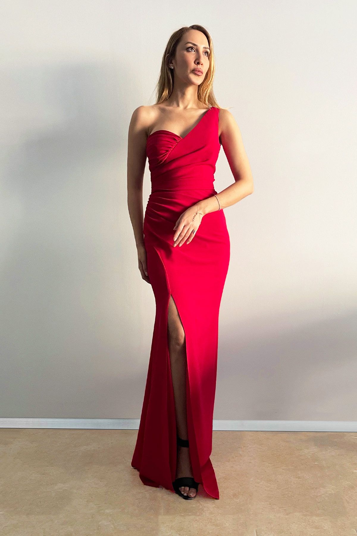INVIDIA-One Shoulder Drape Detail Slit Evening Dress 1