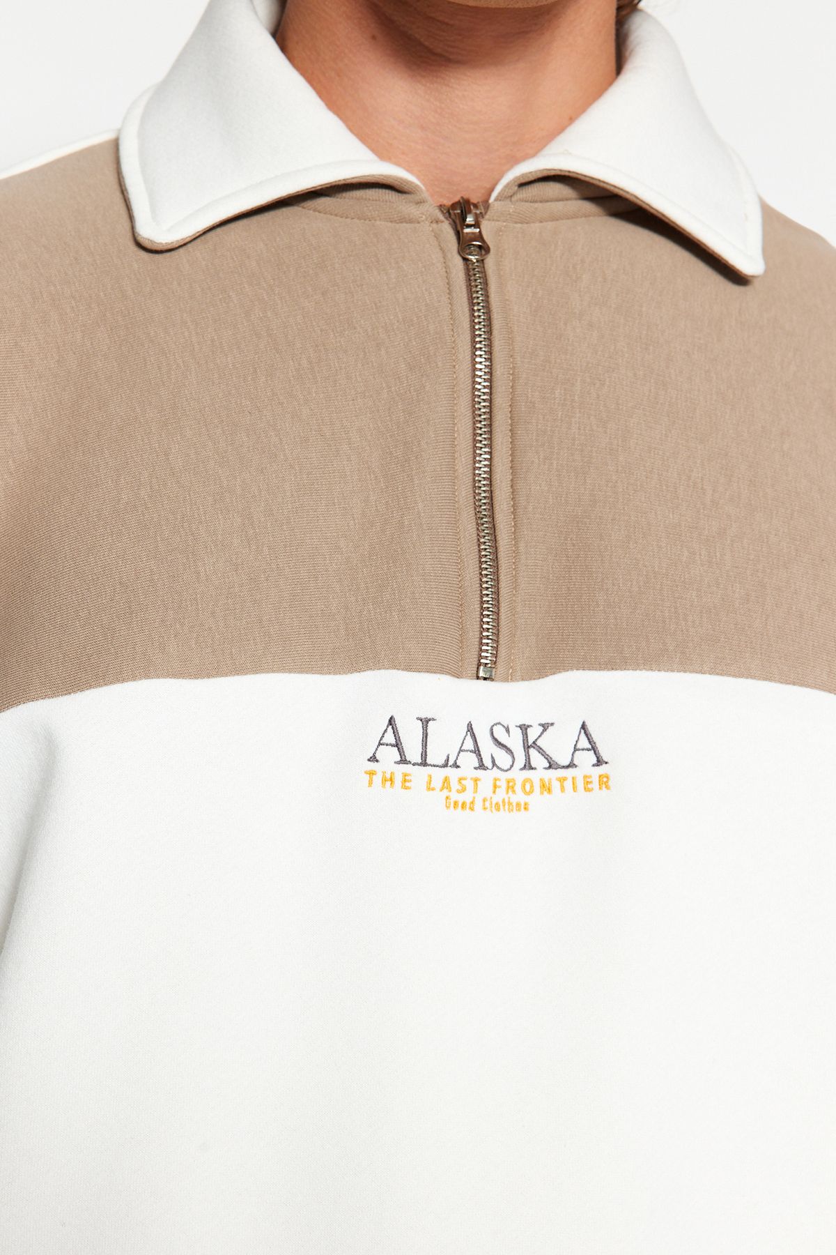 Trendyol Collection-Bluza polarowa oversize z kolorowymi blokami taupe - TMNAW24sw00130 5