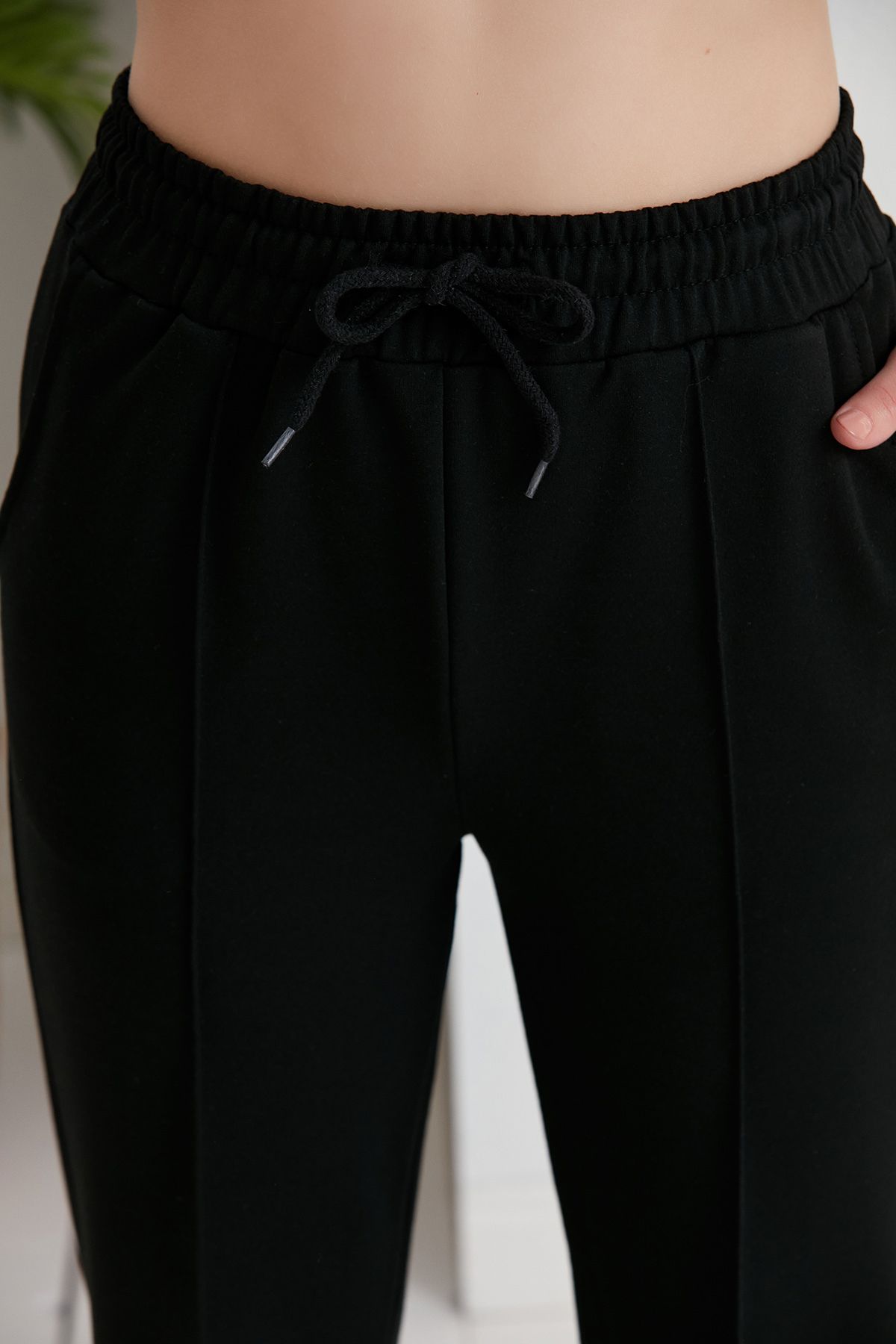 Green Hill Summer Sweatpants with Front Seam Detail - Trendyol