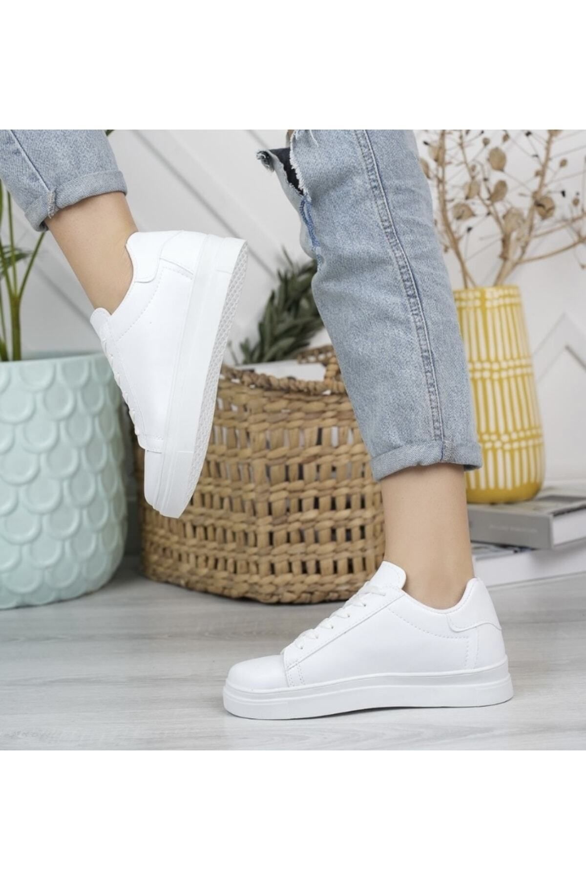 Women's 22 casual sneakers on sale