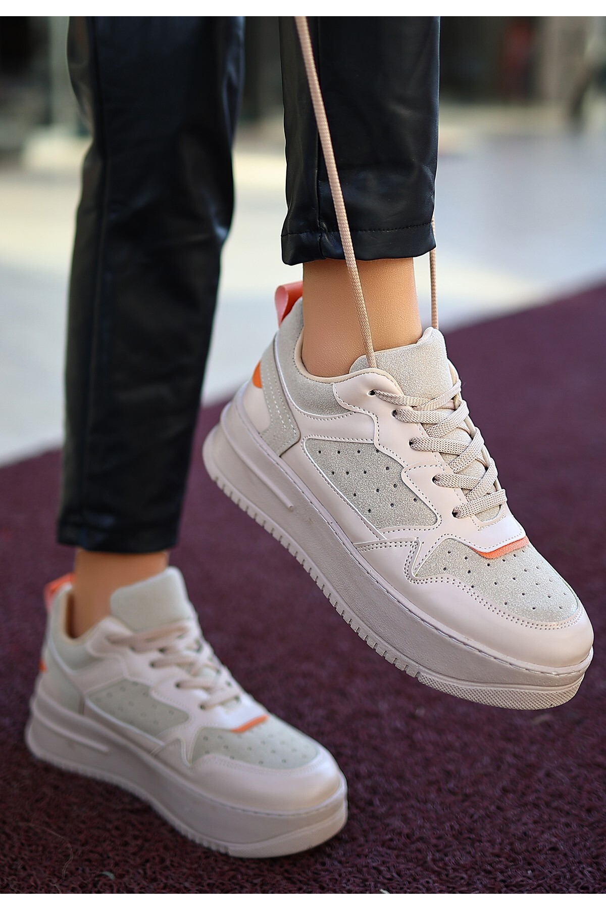 Naxi Nude Cilt Turuncu Detaylı Bağcıklı Spor Ayakkabı