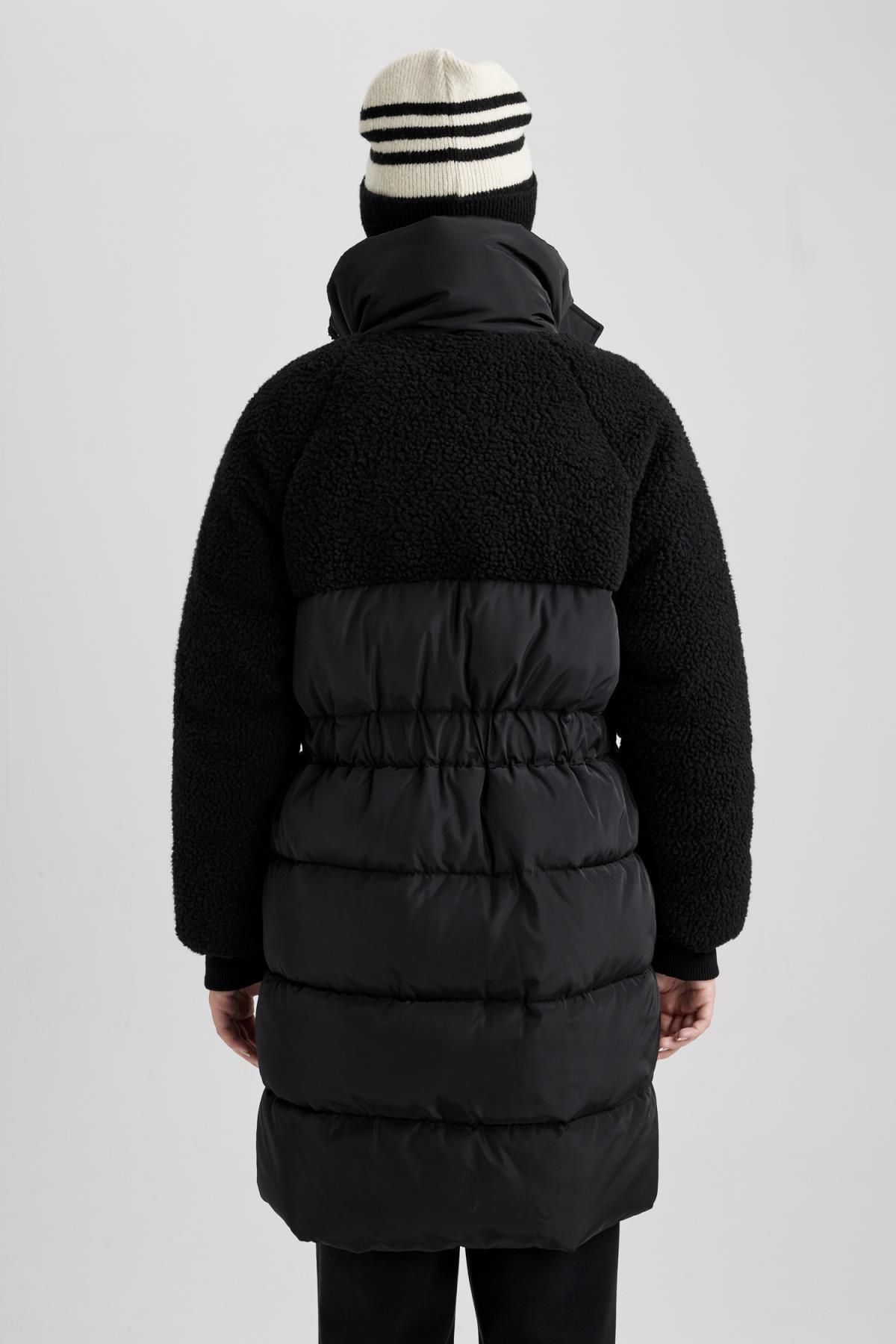 DeFacto-Übergroßer Pufferjacke mit Kunstfell-Detail – A1322ax23cw 6