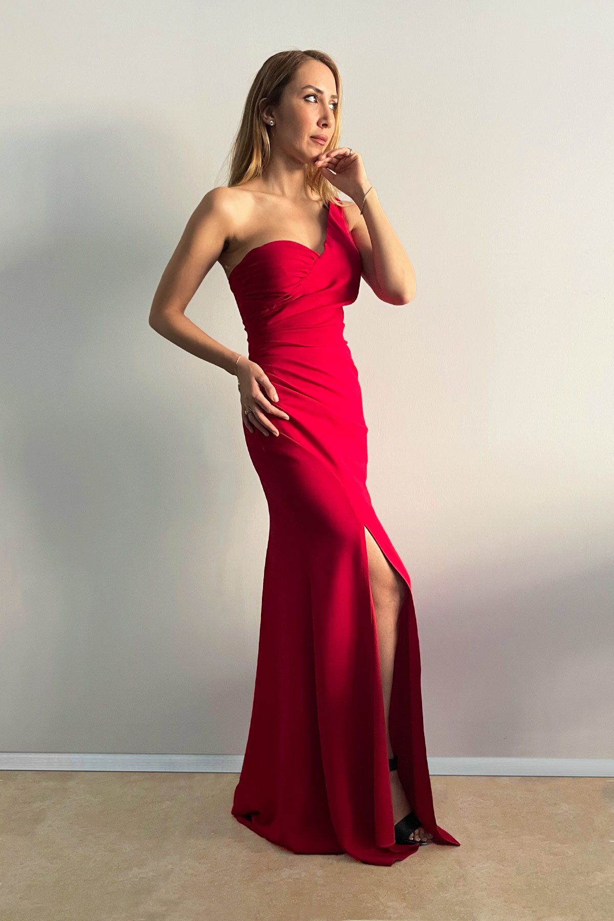 INVIDIA-One Shoulder Drape Detail Slit Evening Dress 2