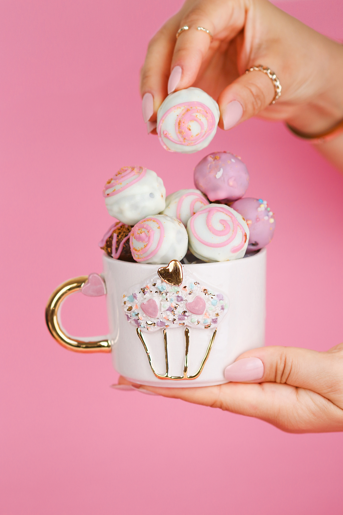 SİNEM YAMAN HOME CUP CAKE KUPA / EL YAPIMI SERAMİK KUPA / HADMADE KUPA