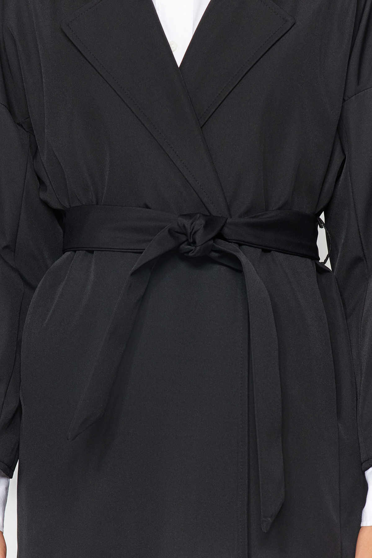 Trendyol Collection Wodoodporny, długi płaszcz oversize z paskiem, czarny TWOAW24TR00019