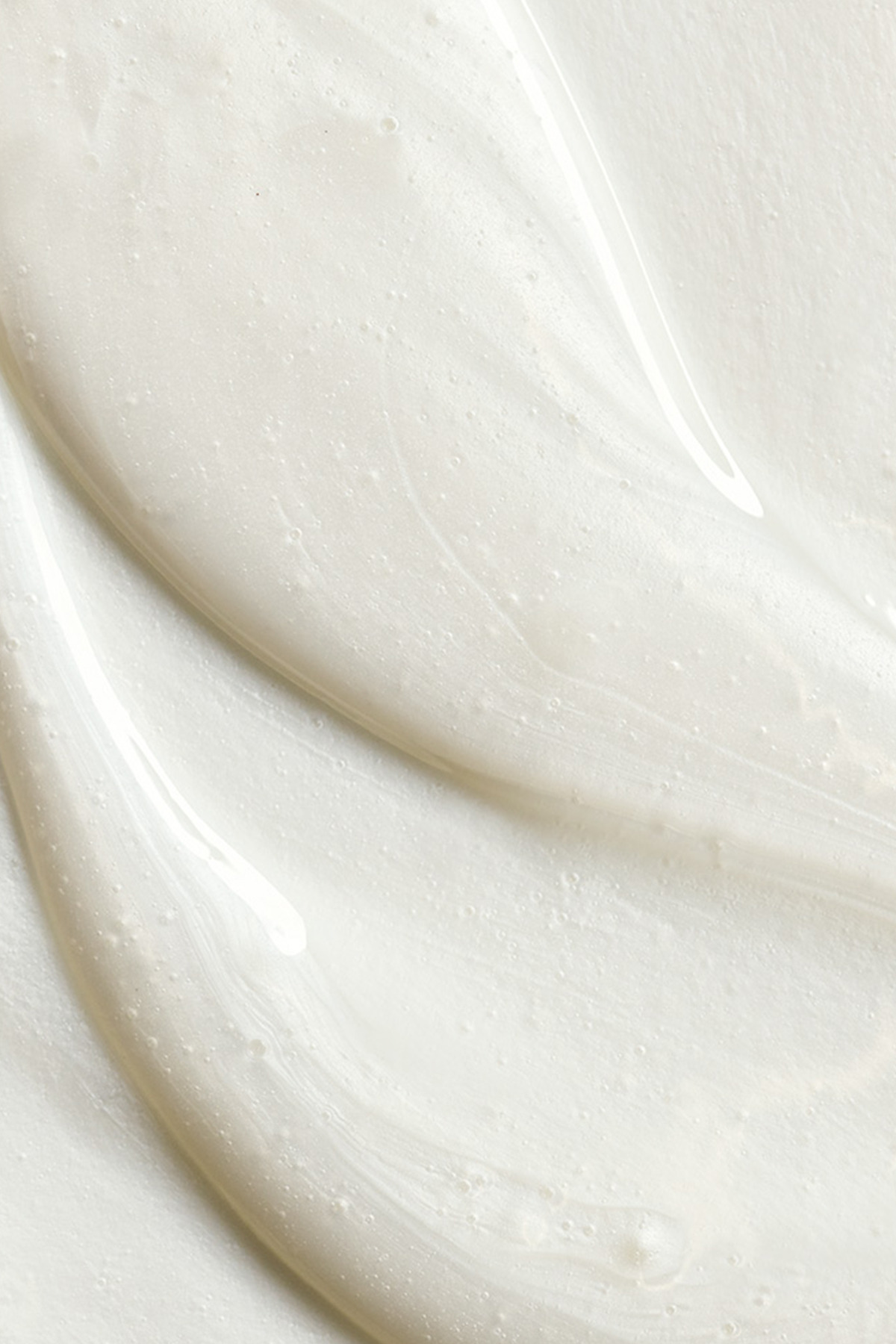 Yves Rocher شامپو تغذیه کننده آسان شانه برای موهای معمولی و خشک وگان بدون سولفات و نمک 300 میل