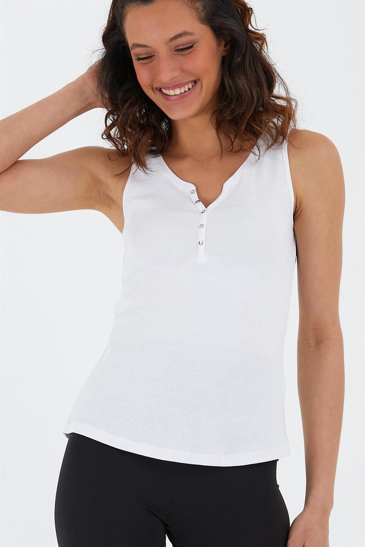 VENA-Matilda Button Detailed Body-Fitting Undershirt - White 5