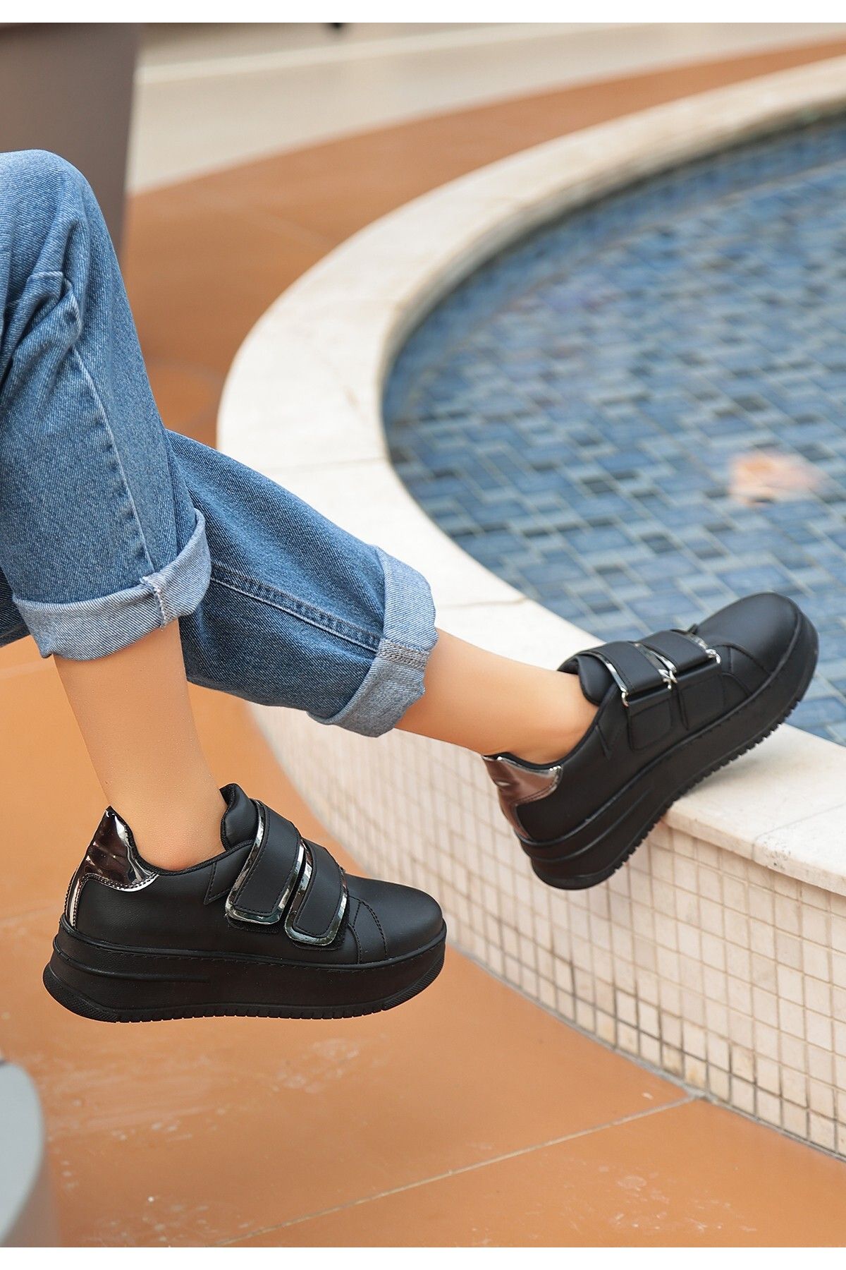 Black hologram online shoes