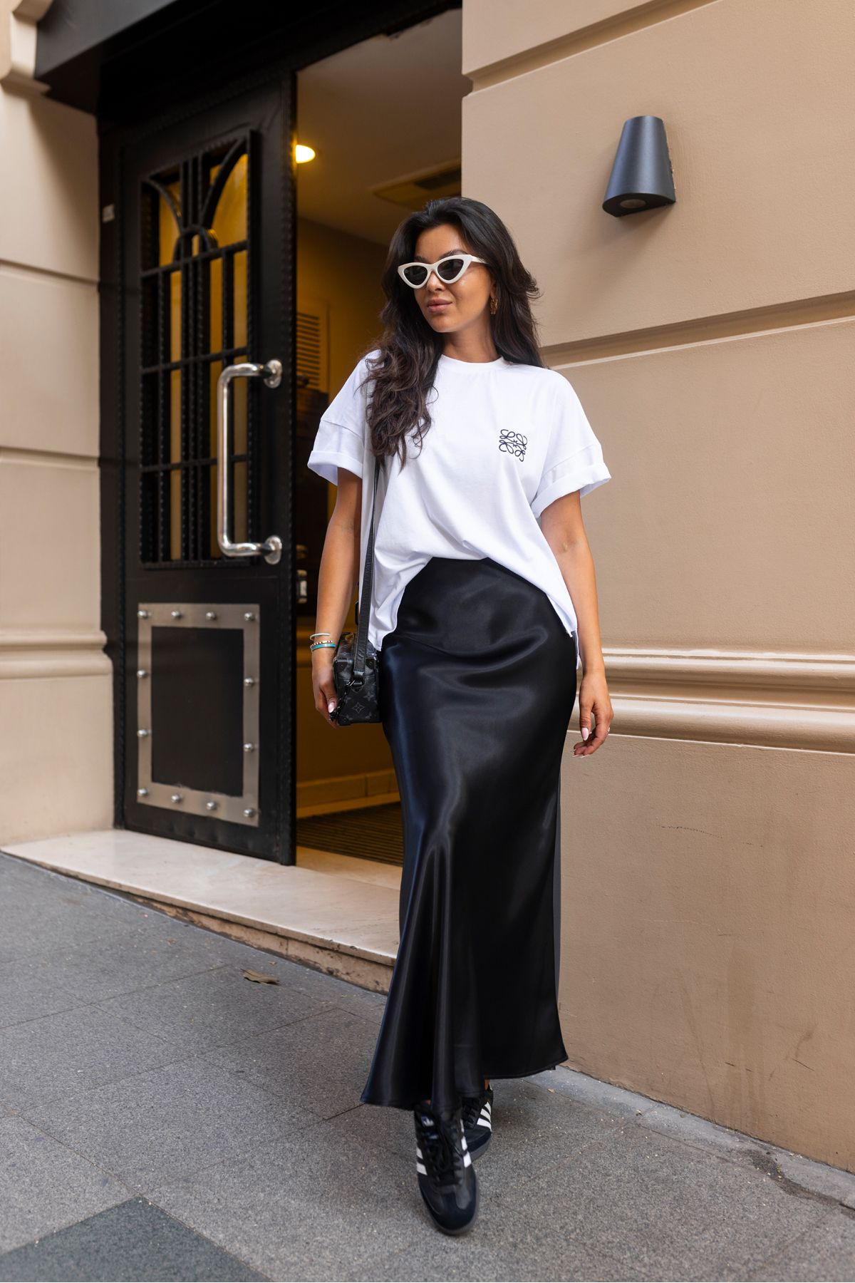 Black satin shop elastic skirt