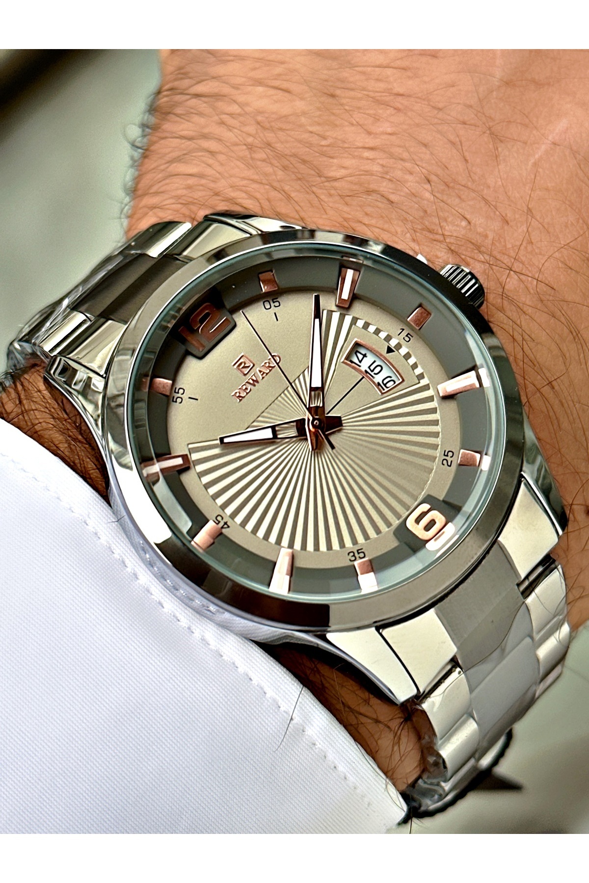 Reward-Silver Color Classic Calendar Steel Strap Men's Wristwatch + BRACELET WITH GIFT 1