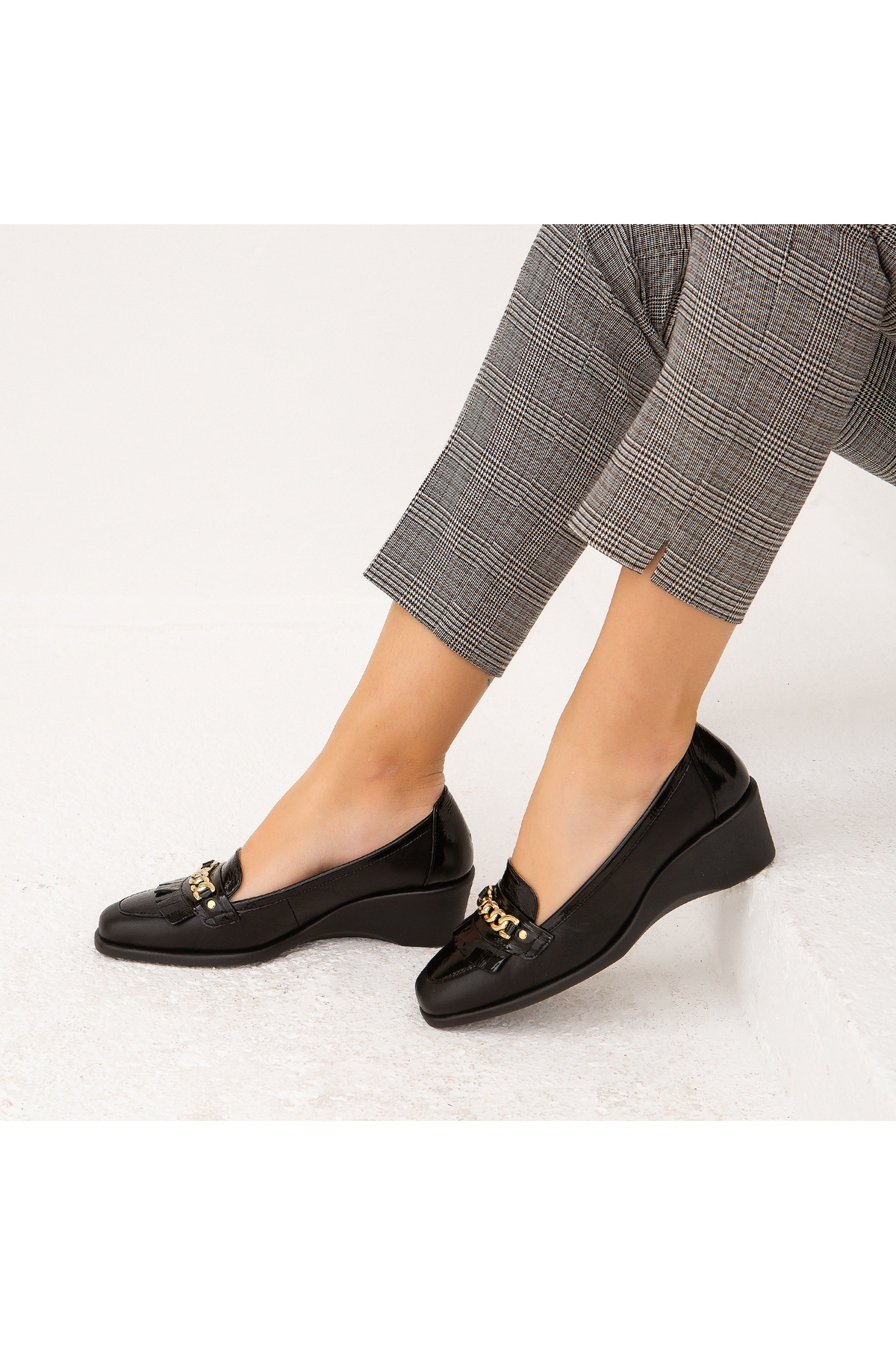 ریلکس آناتومیک کفش راحتی زنانه چرم اصل مدل 611 E6311-13 Byn Ayk Y22 ریلکس آناتومیک کفش راحتی زنانه چرم اصل مدل 611 E6311-13 Byn Ayk Y22